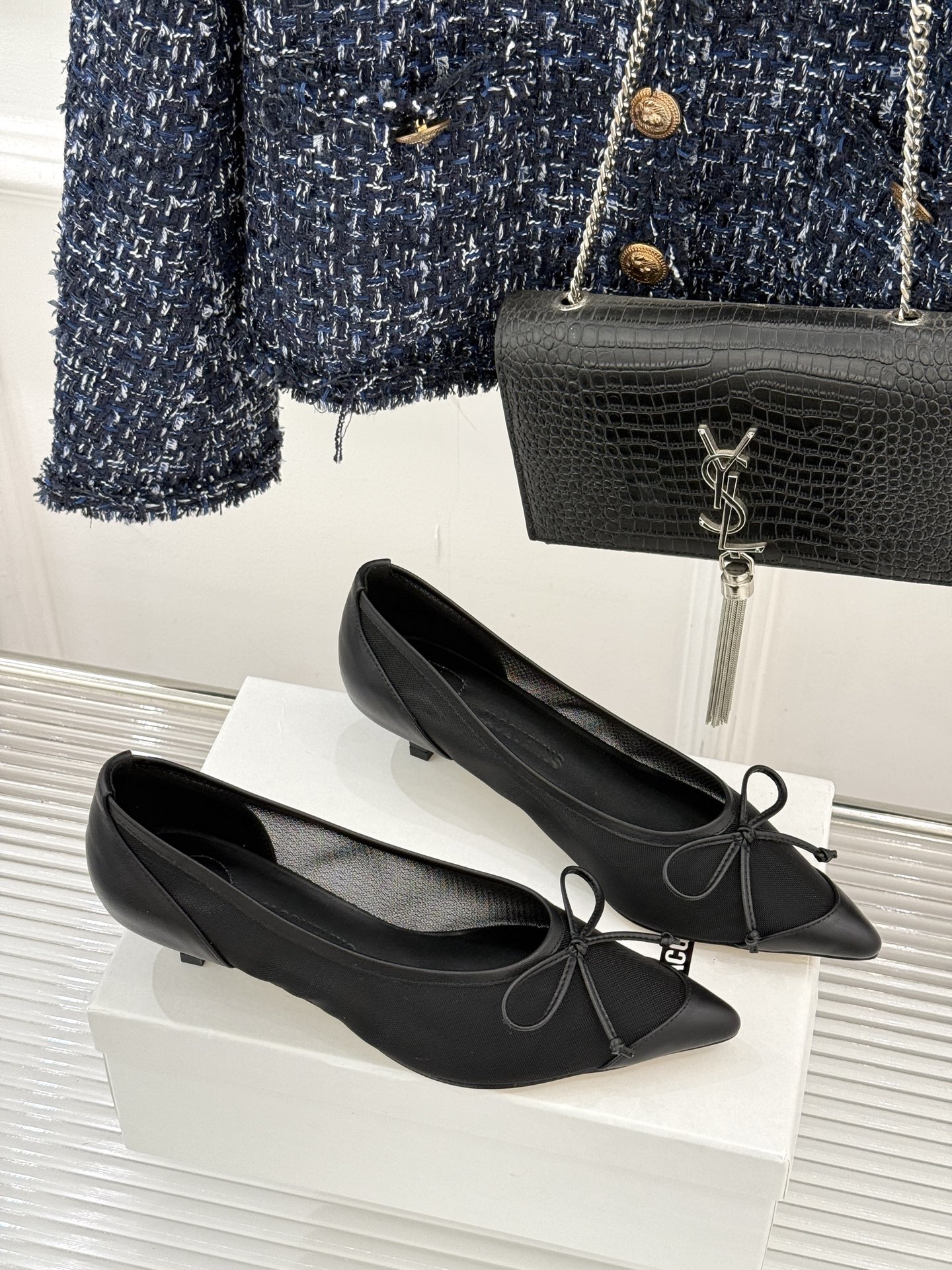 Jacquemus25WF新品网纱蝴蝶结尖头猫跟单鞋高跟鞋以极简线条勾勒法式浪漫让每一步都带着南法阳光的