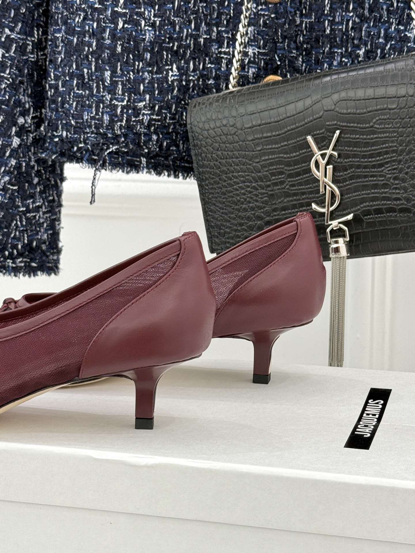 Jacquemus25WF新品网纱蝴蝶结尖头猫跟单鞋高跟鞋以极简线条勾勒法式浪漫让每一步都带着南法阳光的