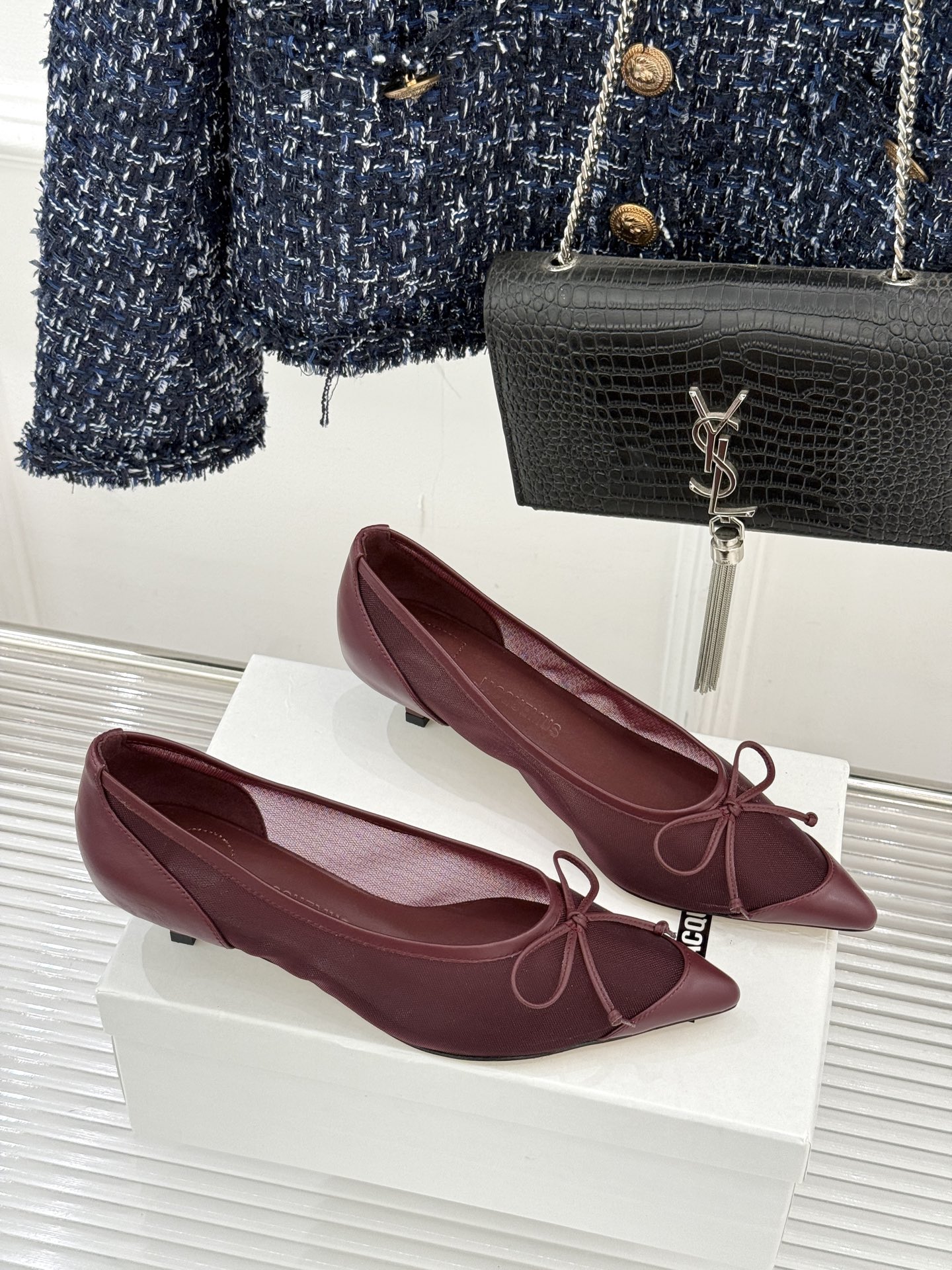 Jacquemus25WF新品网纱蝴蝶结尖头猫跟单鞋高跟鞋以极简线条勾勒法式浪漫让每一步都带着南法阳光的