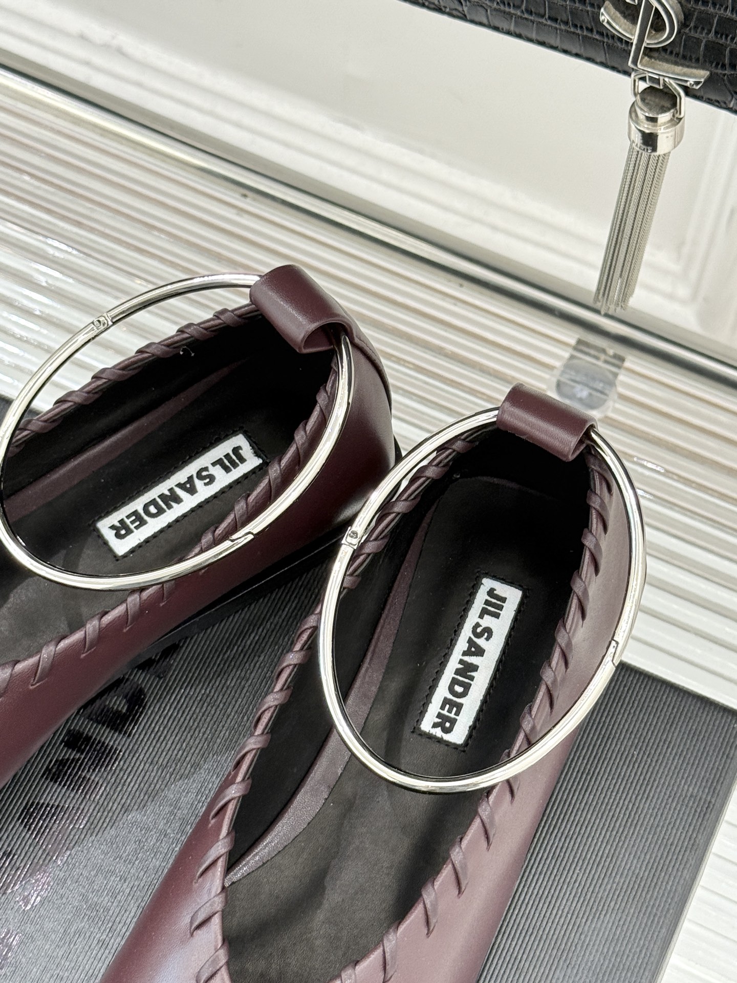 Jil Sander/吉尔桑达经典脚环编织方头平底女巫芭蕾舞玛丽珍鞋以“少即是多”的品牌哲思为骨将复古与