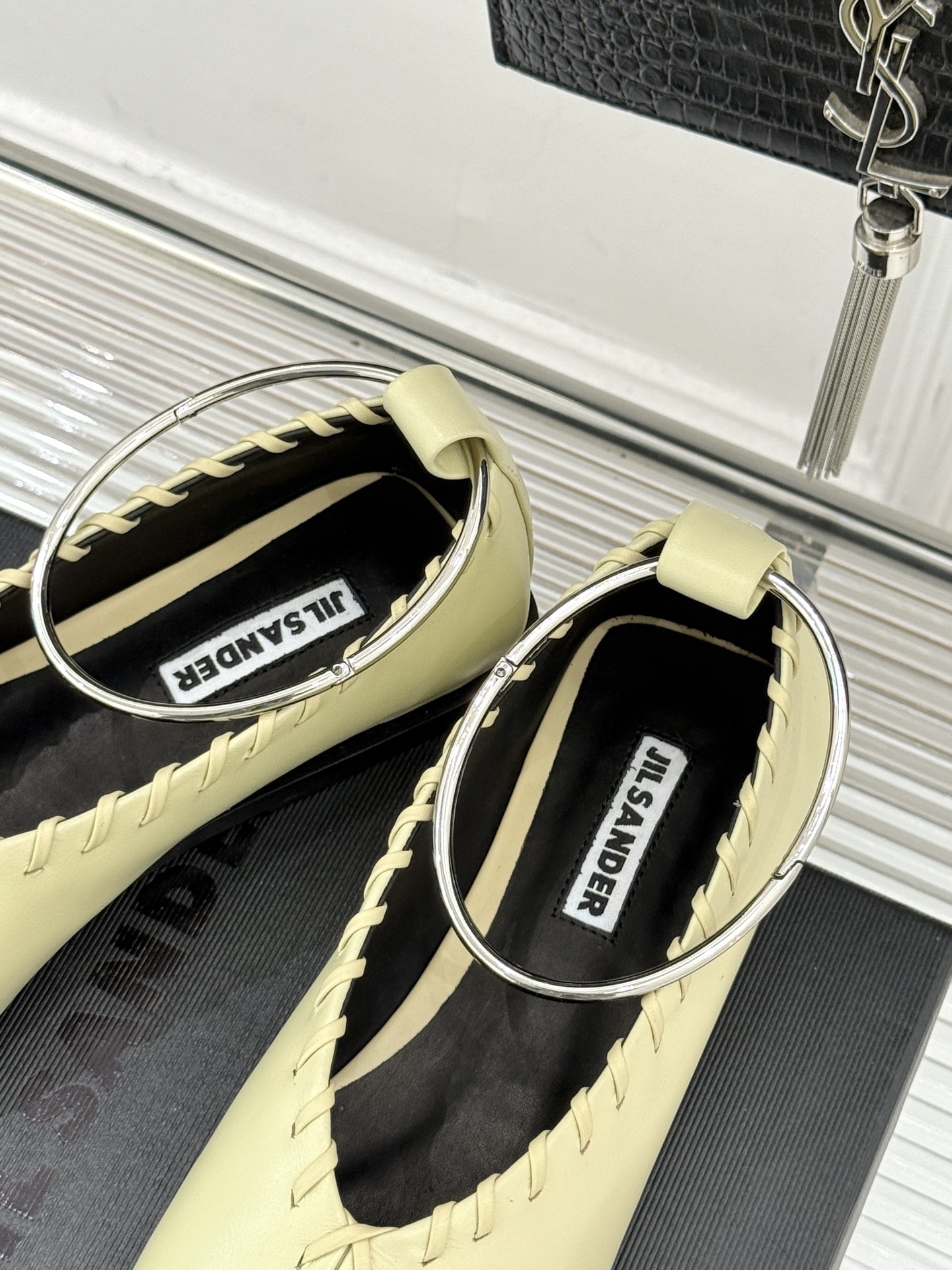 Jil Sander/吉尔桑达经典脚环编织方头平底女巫芭蕾舞玛丽珍鞋以“少即是多”的品牌哲思为骨将复古与