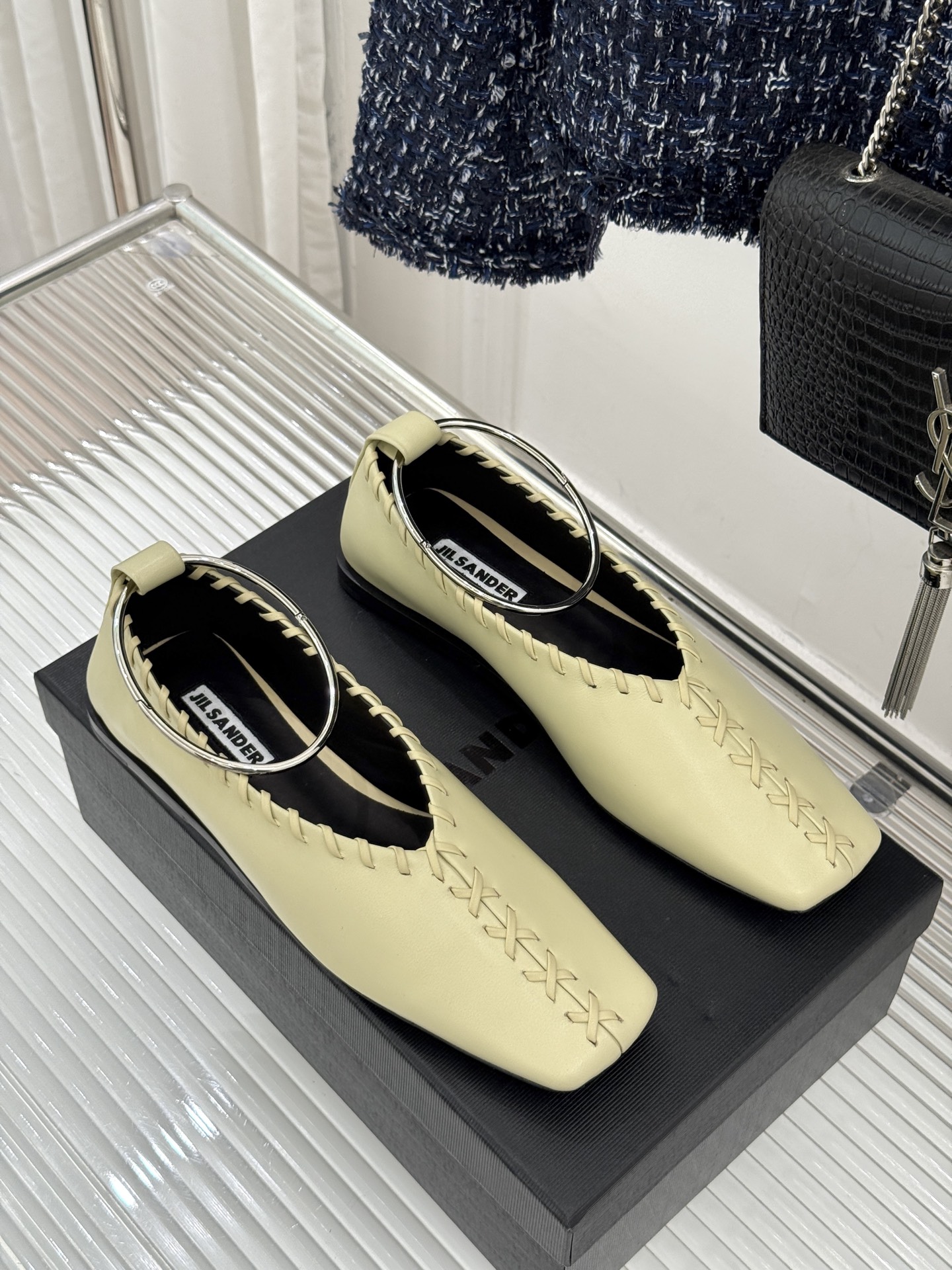 Jil Sander/吉尔桑达经典脚环编织方头平底女巫芭蕾舞玛丽珍鞋以“少即是多”的品牌哲思为骨将复古与