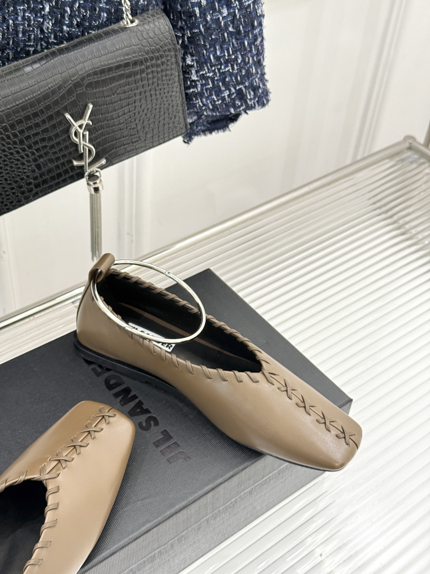 Jil Sander/吉尔桑达经典脚环编织方头平底女巫芭蕾舞玛丽珍鞋以“少即是多”的品牌哲思为骨将复古与