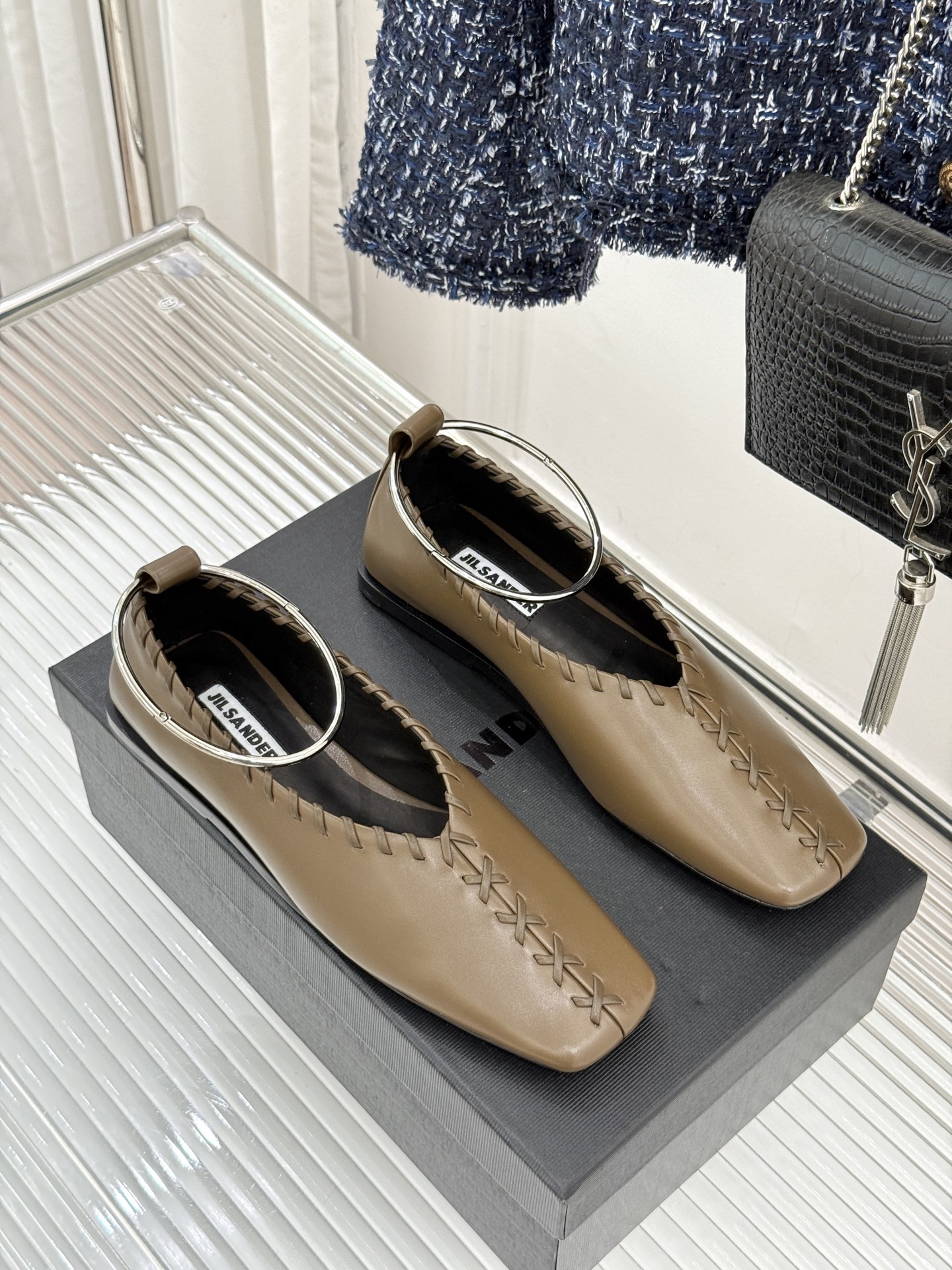 Jil Sander/吉尔桑达经典脚环编织方头平底女巫芭蕾舞玛丽珍鞋以“少即是多”的品牌哲思为骨将复古与