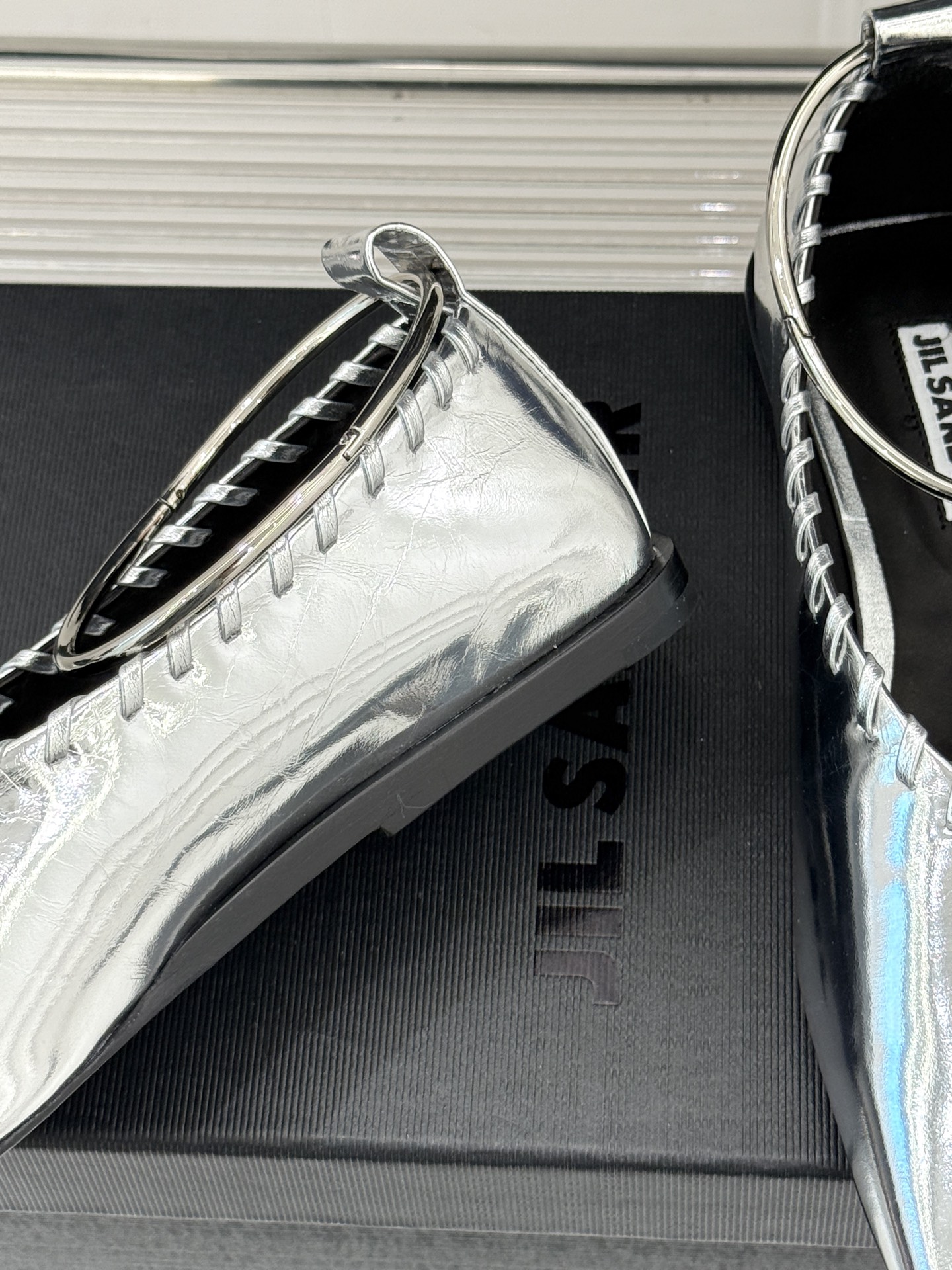 Jil Sander/吉尔桑达经典脚环编织方头平底女巫芭蕾舞玛丽珍鞋以“少即是多”的品牌哲思为骨将复古与