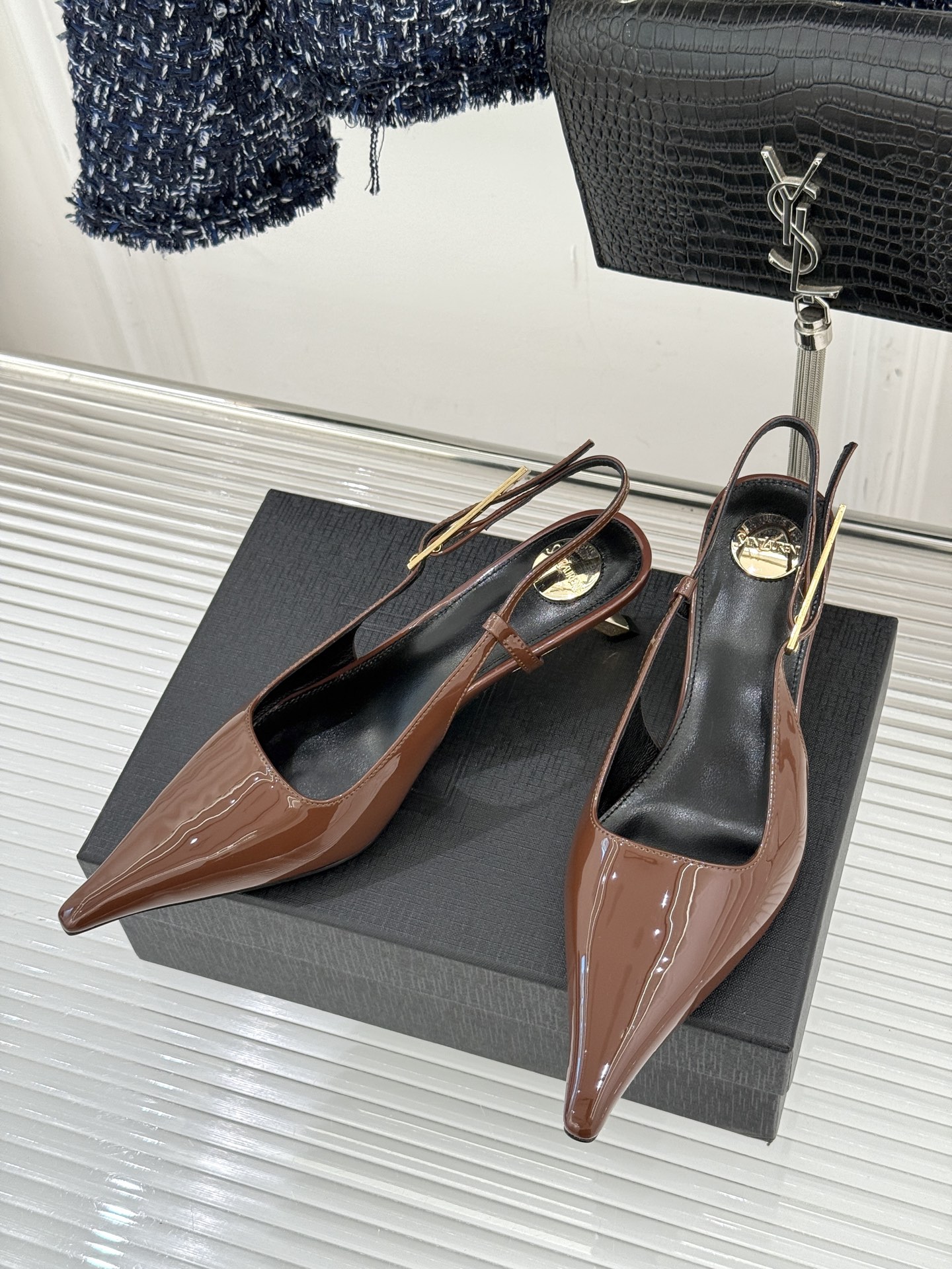 Saint Lauren*YSL圣罗兰26WF新品性感尖头高跟凉鞋简直是为想在夏日slay全场的姐妹而生