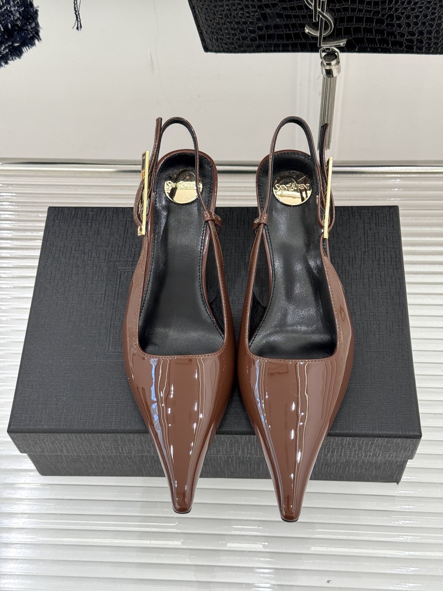 Saint Lauren*YSL圣罗兰26WF新品性感尖头高跟凉鞋简直是为想在夏日slay全场的姐妹而生