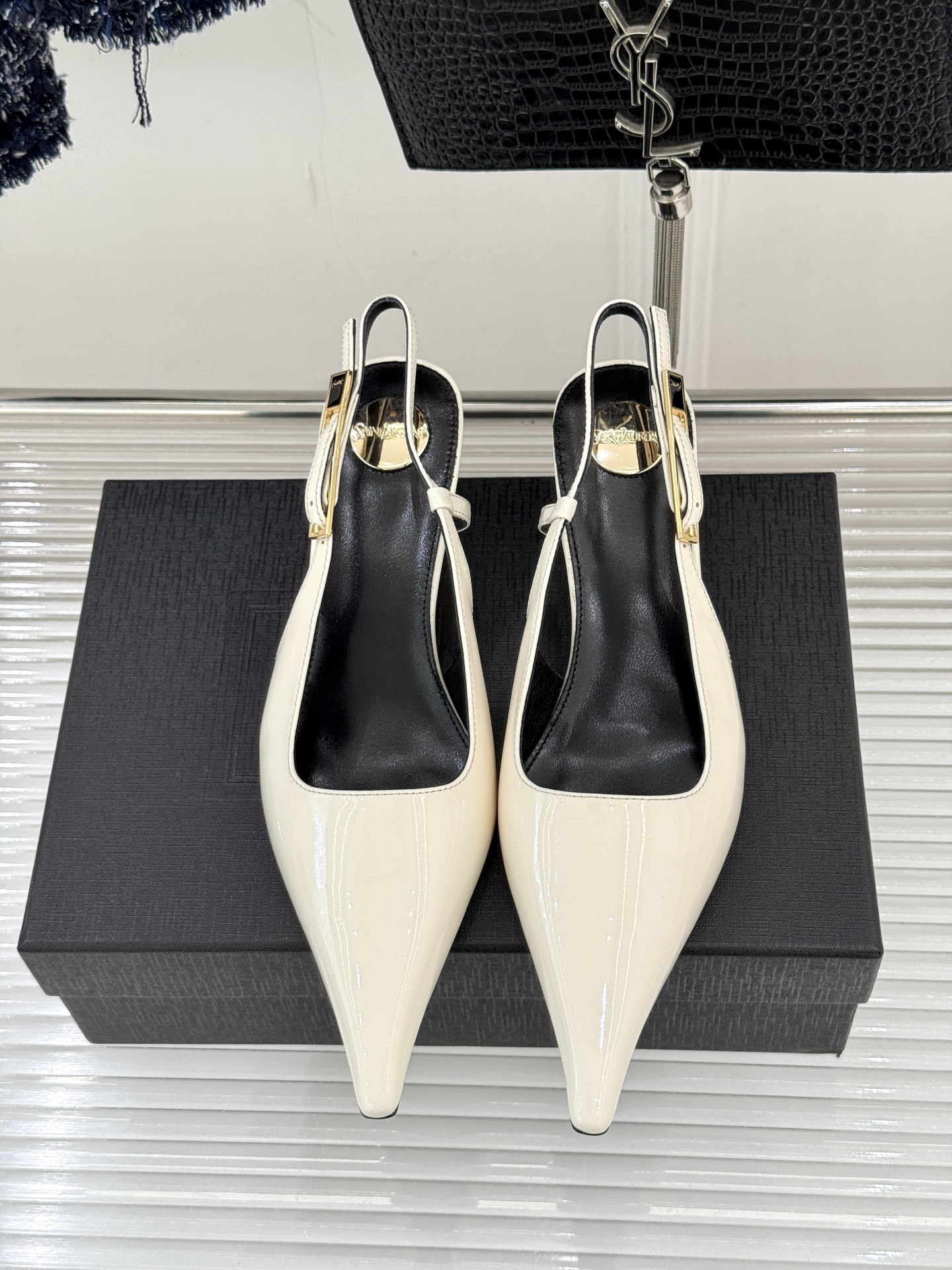 Saint Lauren*YSL圣罗兰26WF新品性感尖头高跟凉鞋简直是为想在夏日slay全场的姐妹而生