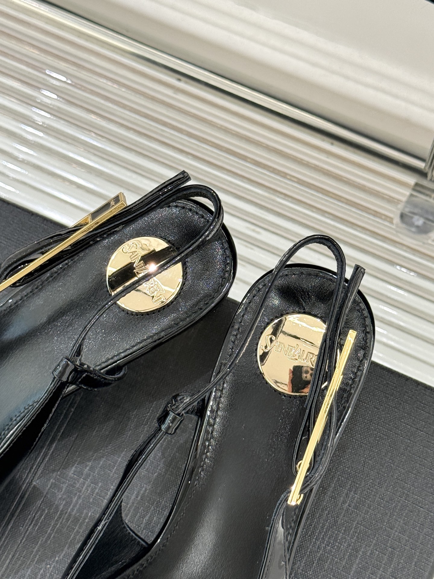 Saint Lauren*YSL圣罗兰26WF新品性感尖头高跟凉鞋简直是为想在夏日slay全场的姐妹而生