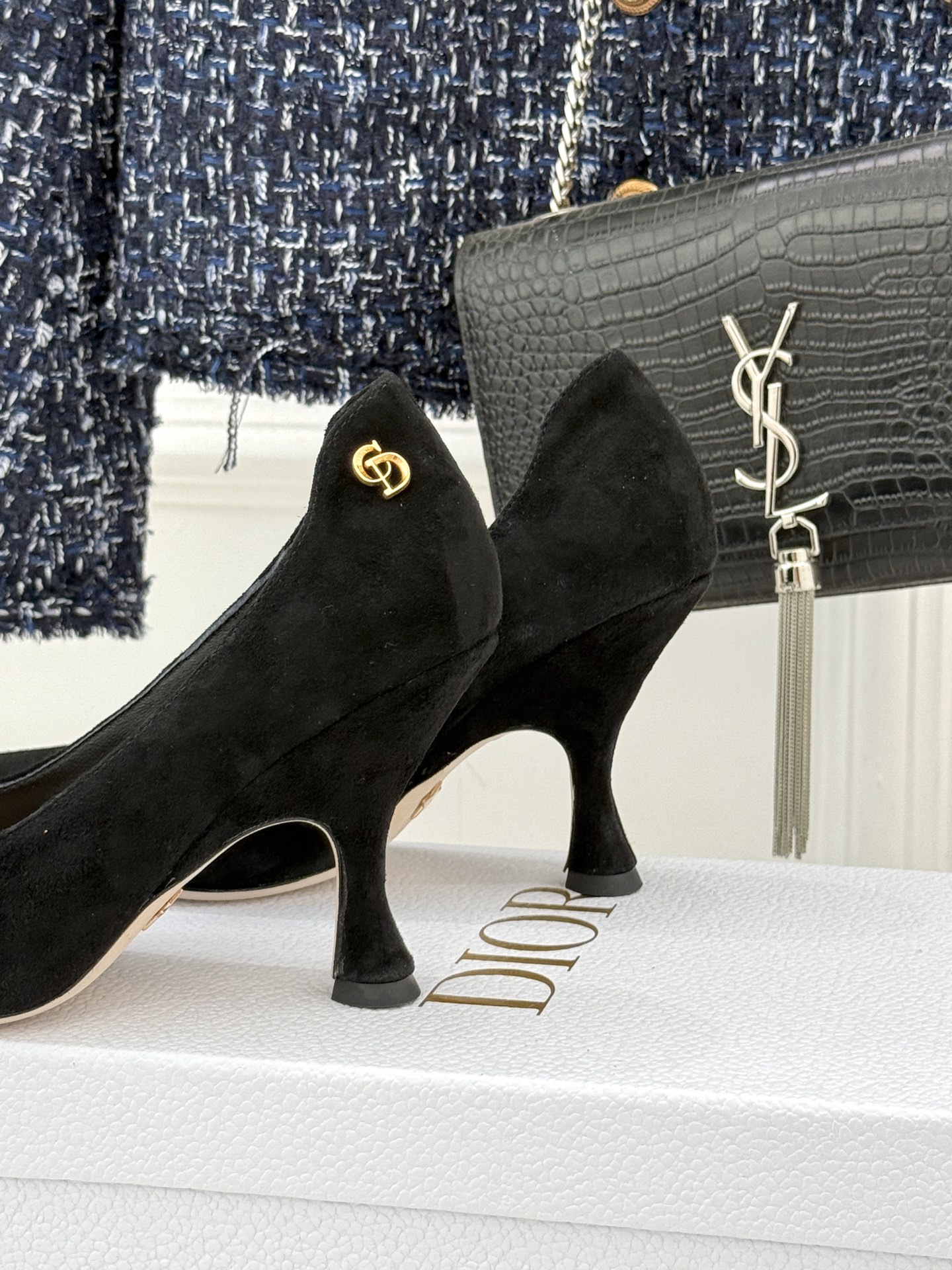 Dior/迪奥25WF新品极简尖头高跟鞋这款鞋以利落廓形重塑女性力量美学鞋跟高度拿捏得宜 既衬出修长腿线