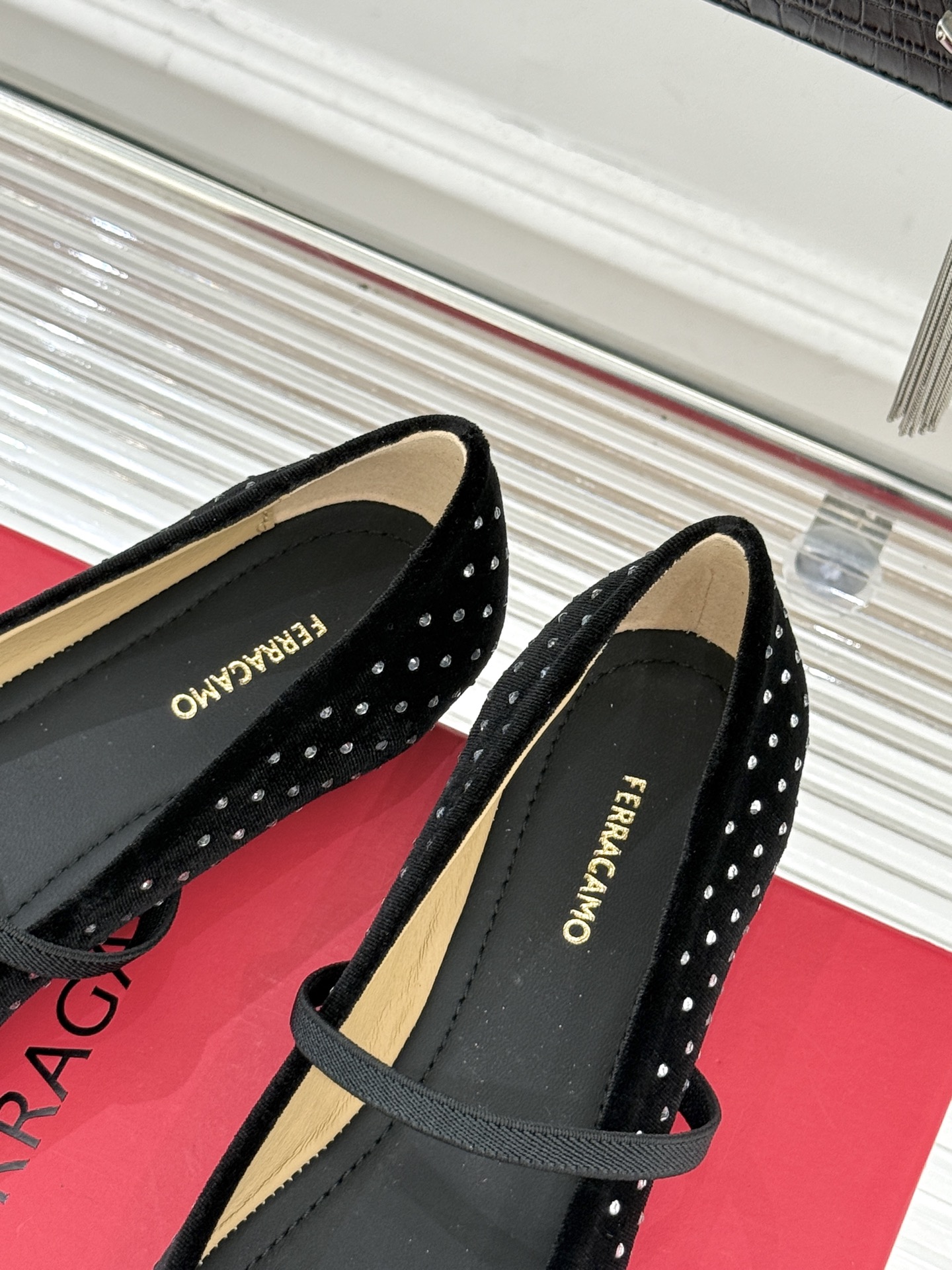 Ferragamo/菲拉格慕26AW早春方头水钻蝴蝶结扣玛丽珍鞋芭蕾舞鞋芭蕾舞鞋柔软天花板呀~气质优雅 