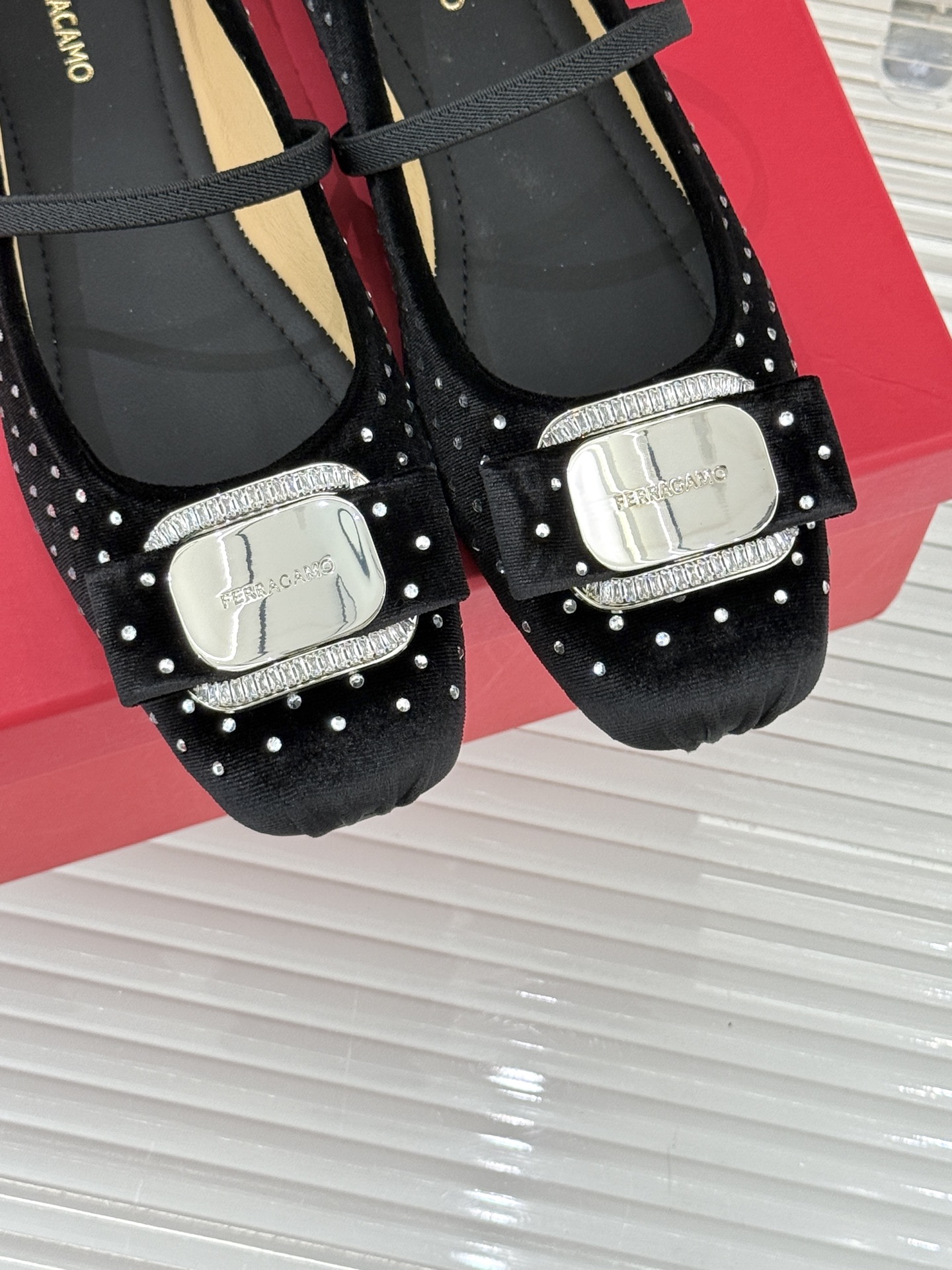 Ferragamo/菲拉格慕26AW早春方头水钻蝴蝶结扣玛丽珍鞋芭蕾舞鞋芭蕾舞鞋柔软天花板呀~气质优雅 