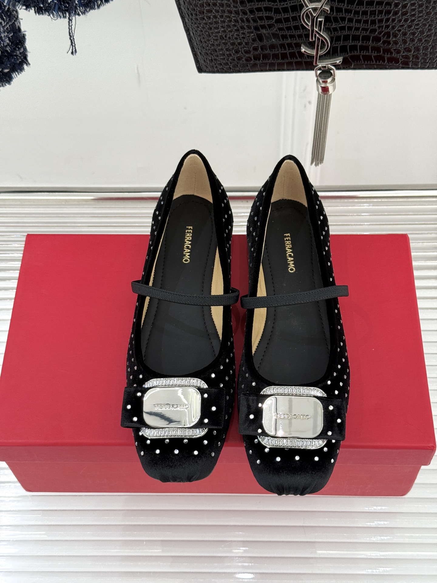 Ferragamo/菲拉格慕26AW早春方头水钻蝴蝶结扣玛丽珍鞋芭蕾舞鞋芭蕾舞鞋柔软天花板呀~气质优雅 