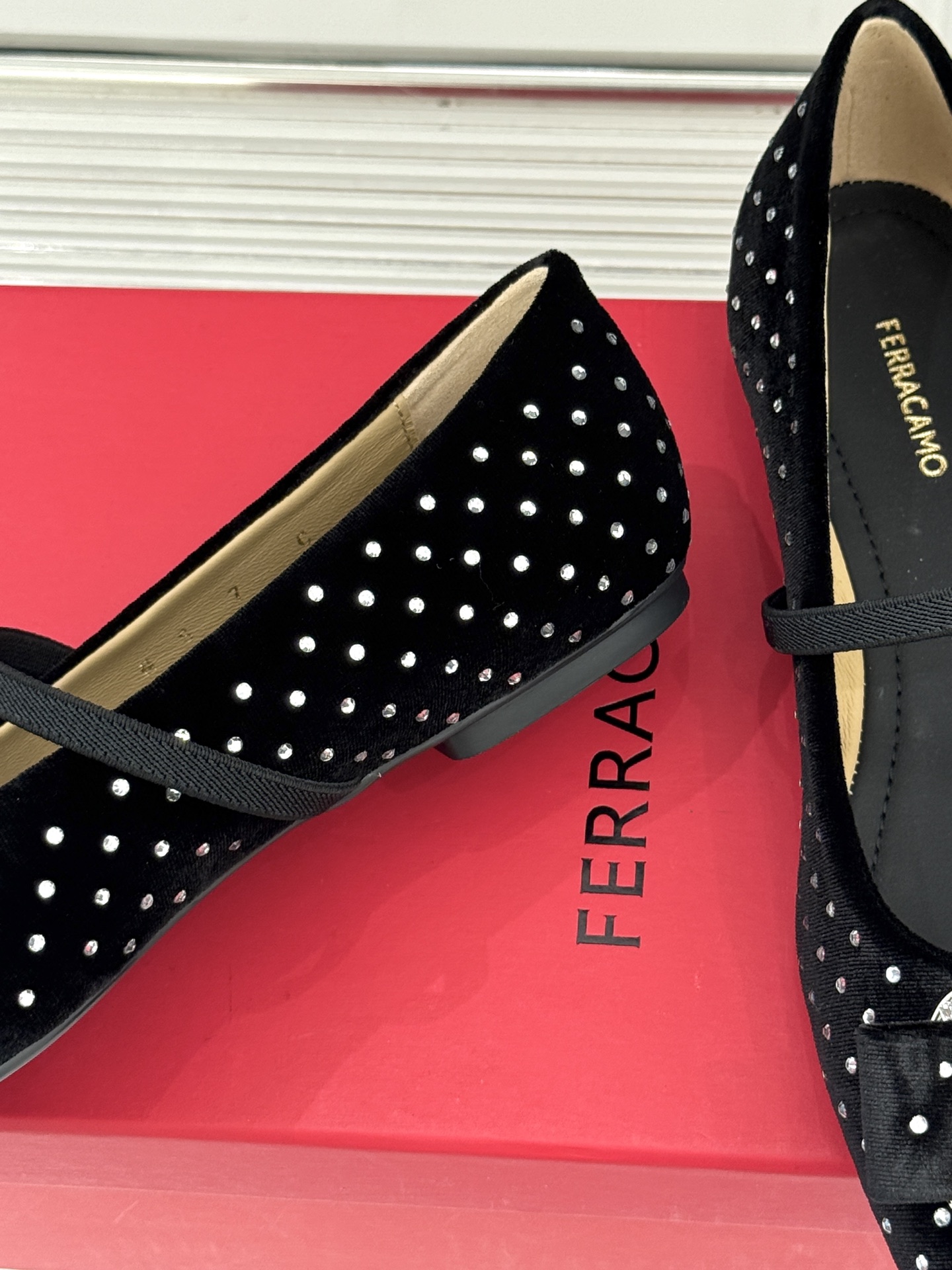 Ferragamo/菲拉格慕26AW早春方头水钻蝴蝶结扣玛丽珍鞋芭蕾舞鞋芭蕾舞鞋柔软天花板呀~气质优雅 