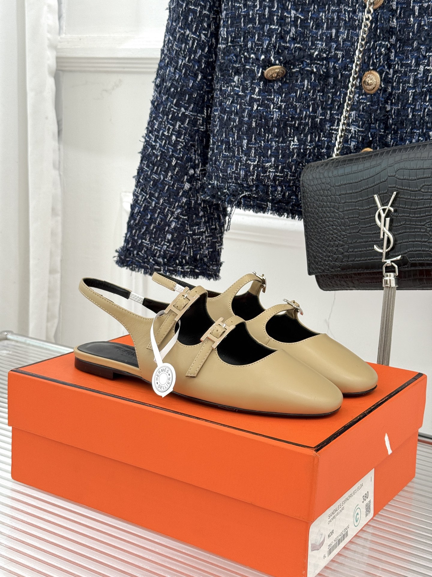 （配原版飞机盒）Hermès/爱马仕经典复古后空平底凉鞋今年夏天H家的凉鞋成功在时尚圈杀疯了入手之后我只