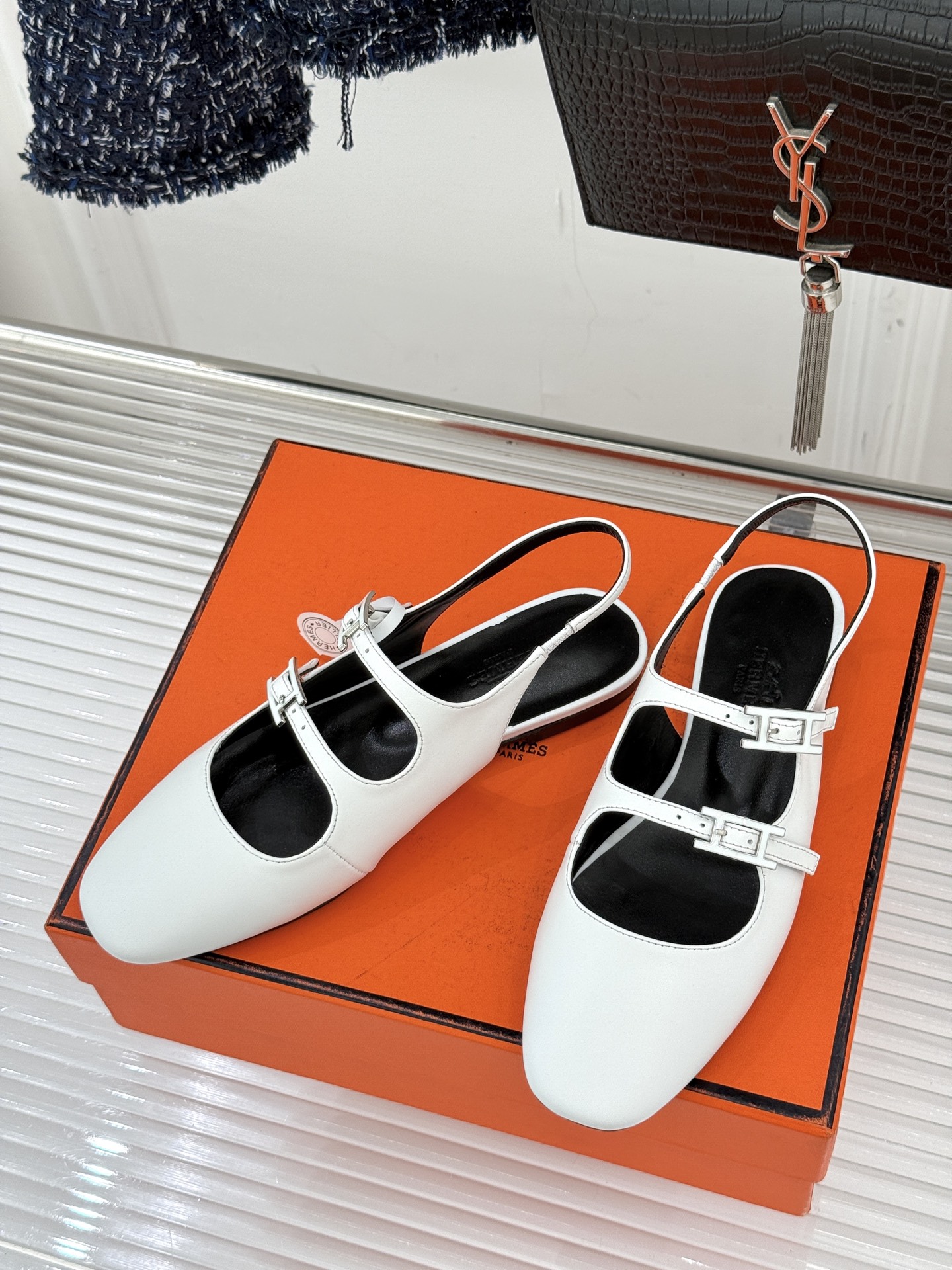 （配原版飞机盒）Hermès/爱马仕经典复古后空平底凉鞋今年夏天H家的凉鞋成功在时尚圈杀疯了入手之后我只