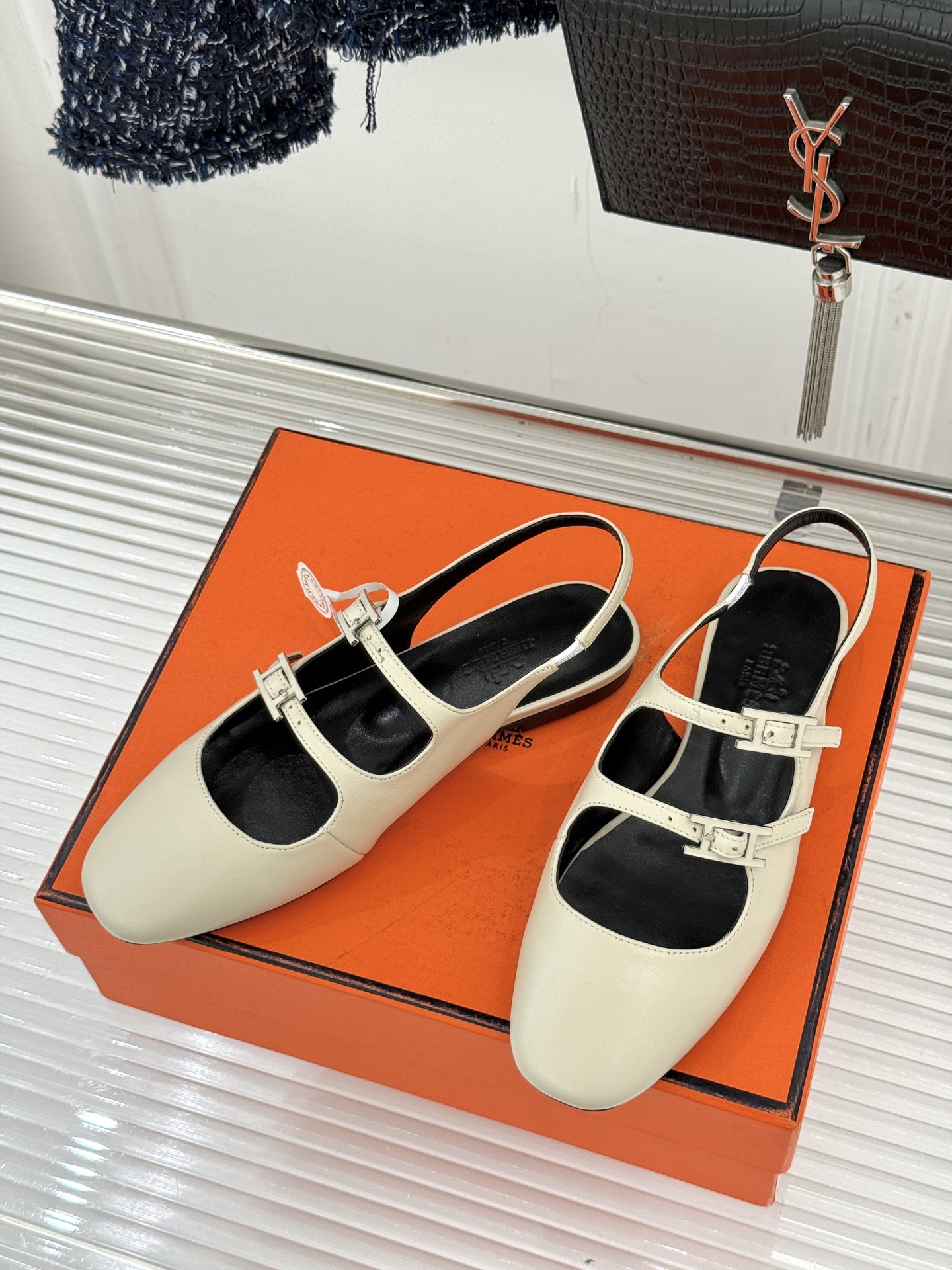 （配原版飞机盒）Hermès/爱马仕经典复古后空平底凉鞋今年夏天H家的凉鞋成功在时尚圈杀疯了入手之后我只