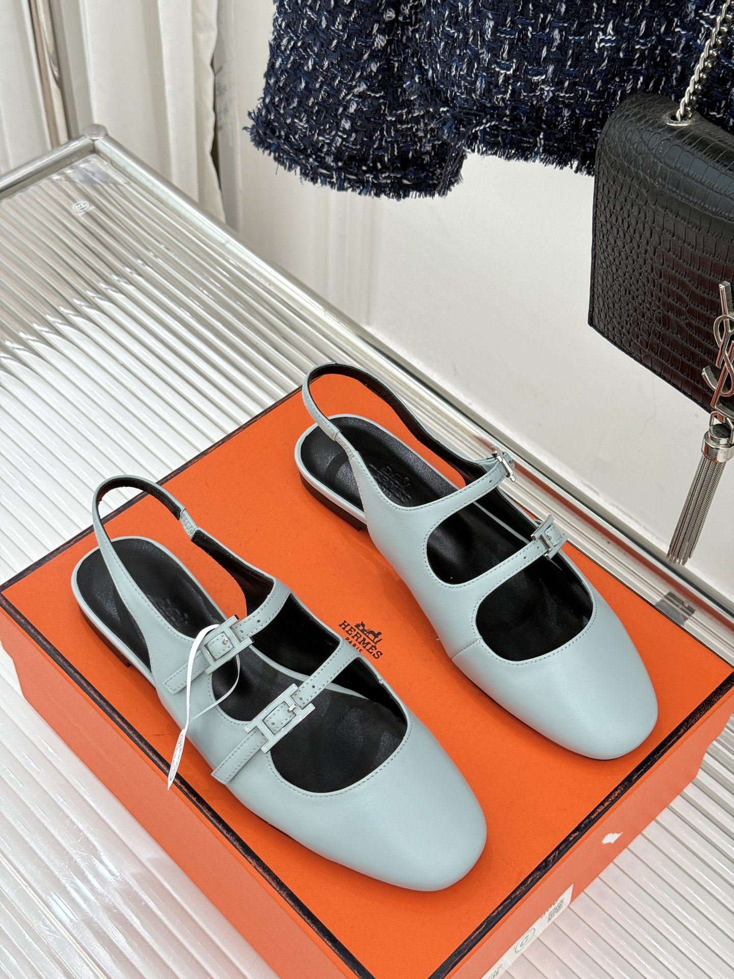 （配原版飞机盒）Hermès/爱马仕经典复古后空平底凉鞋今年夏天H家的凉鞋成功在时尚圈杀疯了入手之后我只