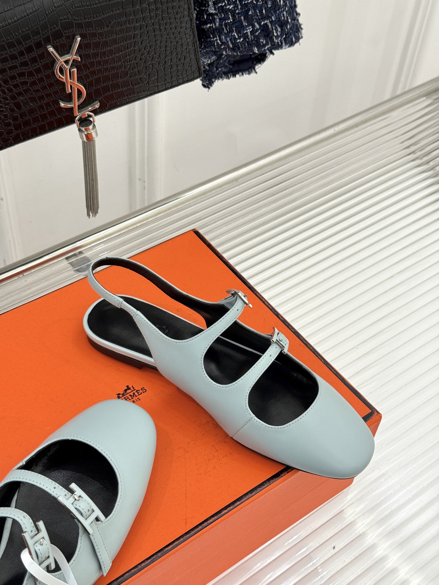 （配原版飞机盒）Hermès/爱马仕经典复古后空平底凉鞋今年夏天H家的凉鞋成功在时尚圈杀疯了入手之后我只