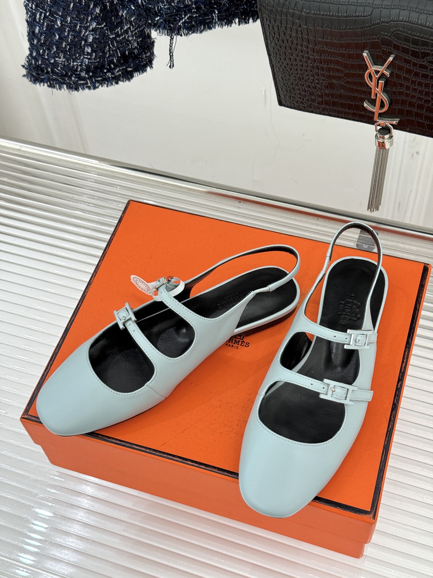 （配原版飞机盒）Hermès/爱马仕经典复古后空平底凉鞋今年夏天H家的凉鞋成功在时尚圈杀疯了入手之后我只