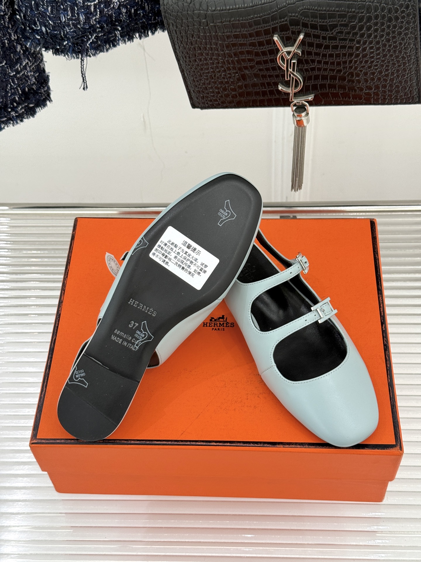 （配原版飞机盒）Hermès/爱马仕经典复古后空平底凉鞋今年夏天H家的凉鞋成功在时尚圈杀疯了入手之后我只