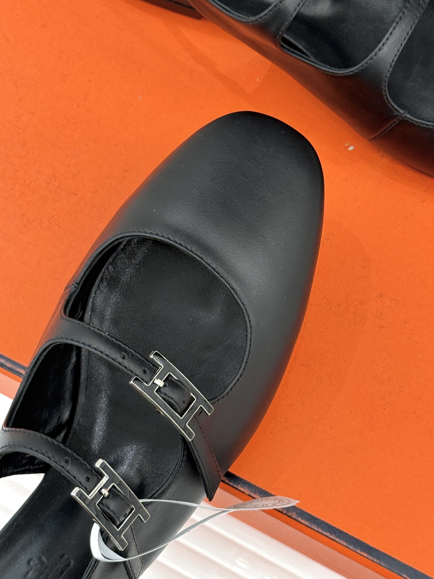 （配原版飞机盒）Hermès/爱马仕经典复古后空平底凉鞋今年夏天H家的凉鞋成功在时尚圈杀疯了入手之后我只