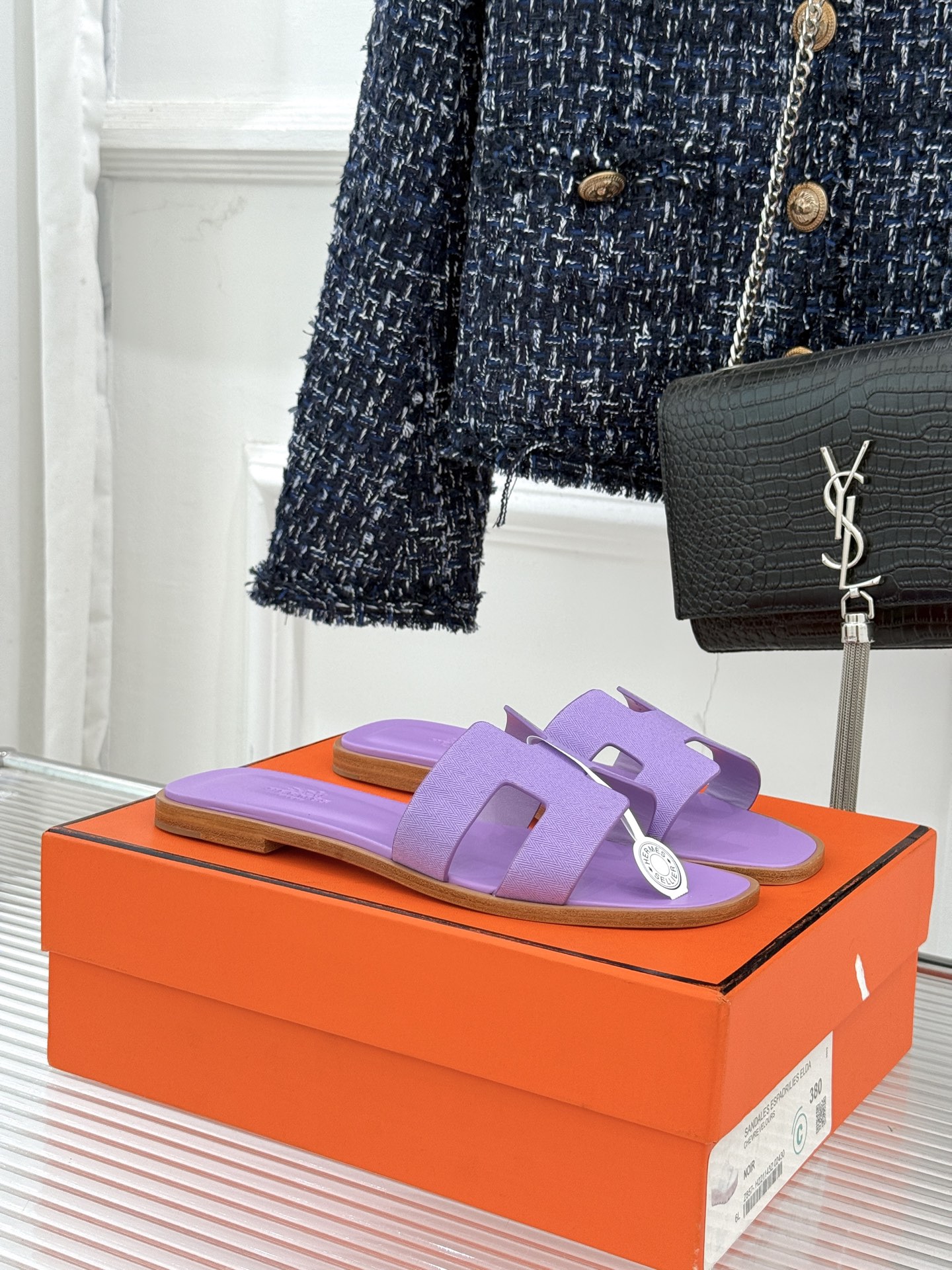 （配原版飞机盒）Hermès/爱马仕万年经典平底粗跟H拖将简约美学与极致工艺完美融合。平底款式 回归舒适