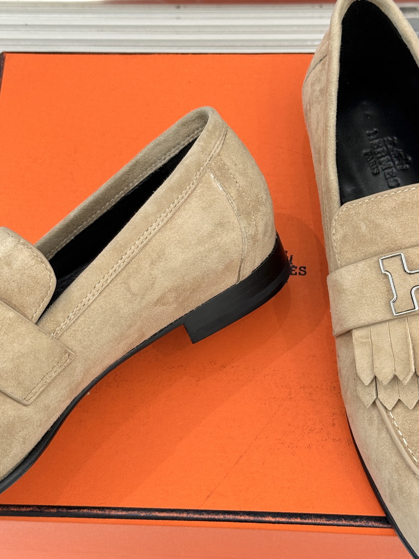 （配原版飞机盒）Hermès/爱马仕经典流苏Kelly扣乐福鞋 超级百搭款 鞋型很秀气 修脚型耐看又精致