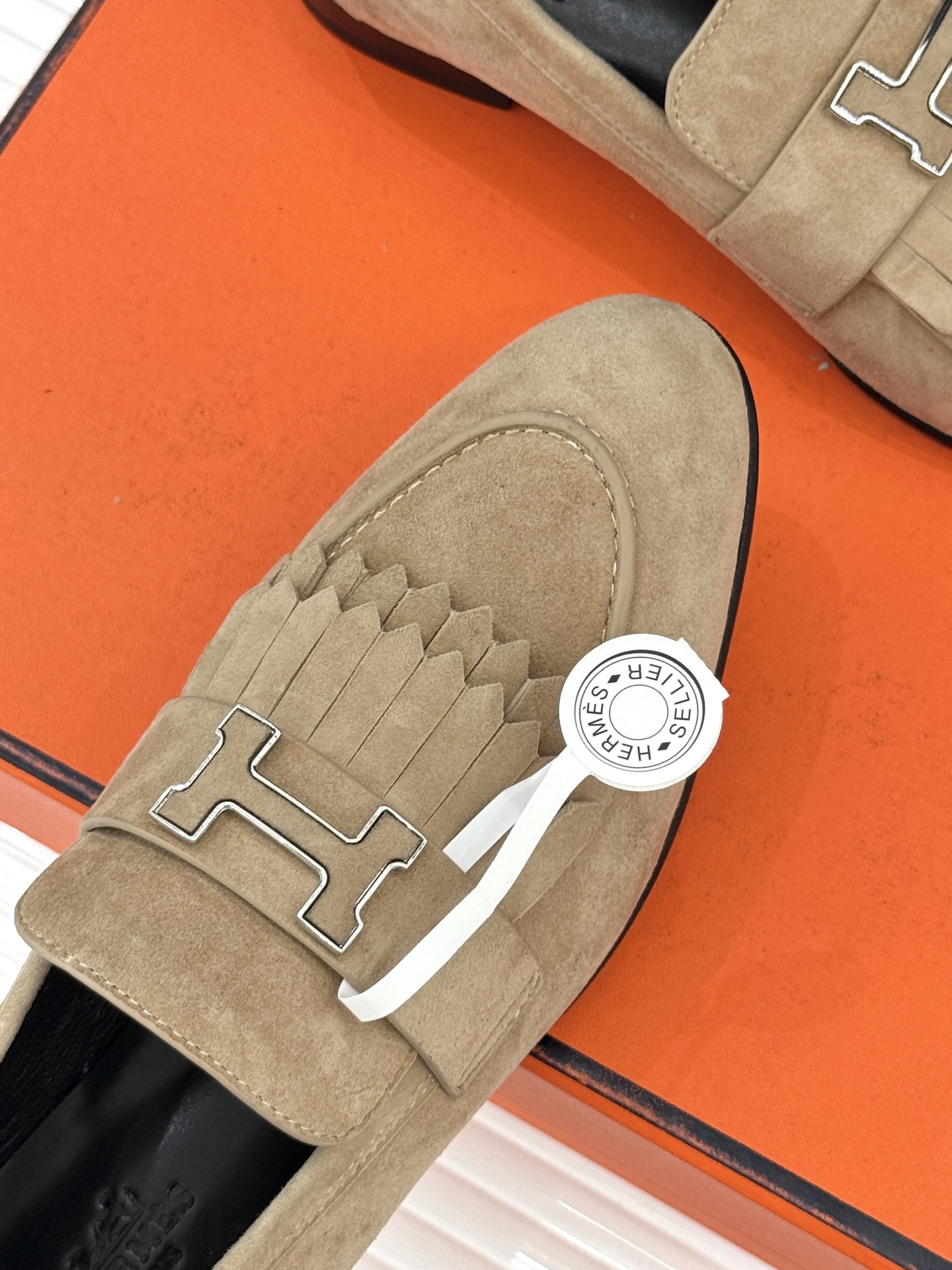 （配原版飞机盒）Hermès/爱马仕经典流苏Kelly扣乐福鞋 超级百搭款 鞋型很秀气 修脚型耐看又精致