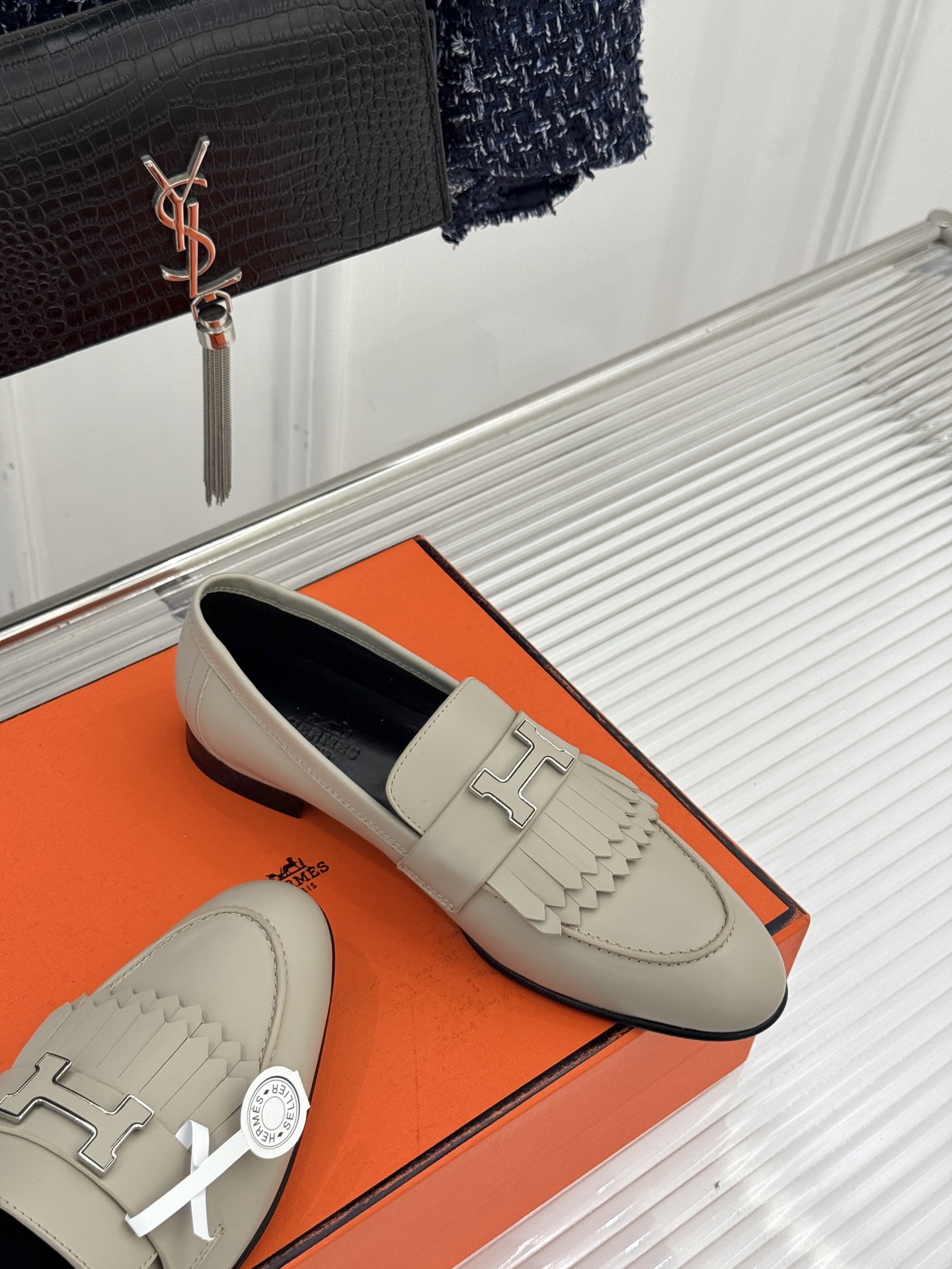 （配原版飞机盒）Hermès/爱马仕经典流苏Kelly扣乐福鞋 超级百搭款 鞋型很秀气 修脚型耐看又精致