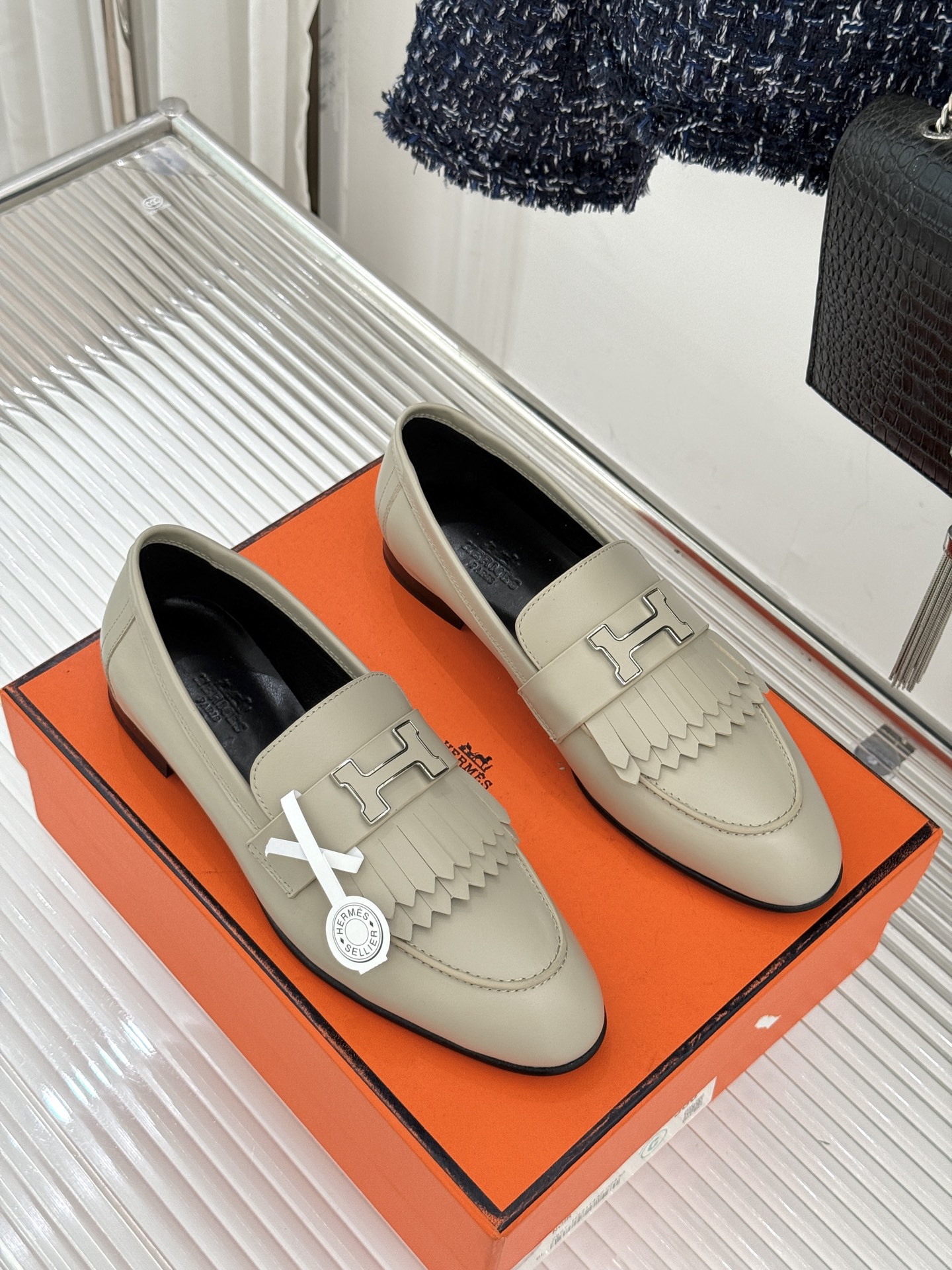 （配原版飞机盒）Hermès/爱马仕经典流苏Kelly扣乐福鞋 超级百搭款 鞋型很秀气 修脚型耐看又精致