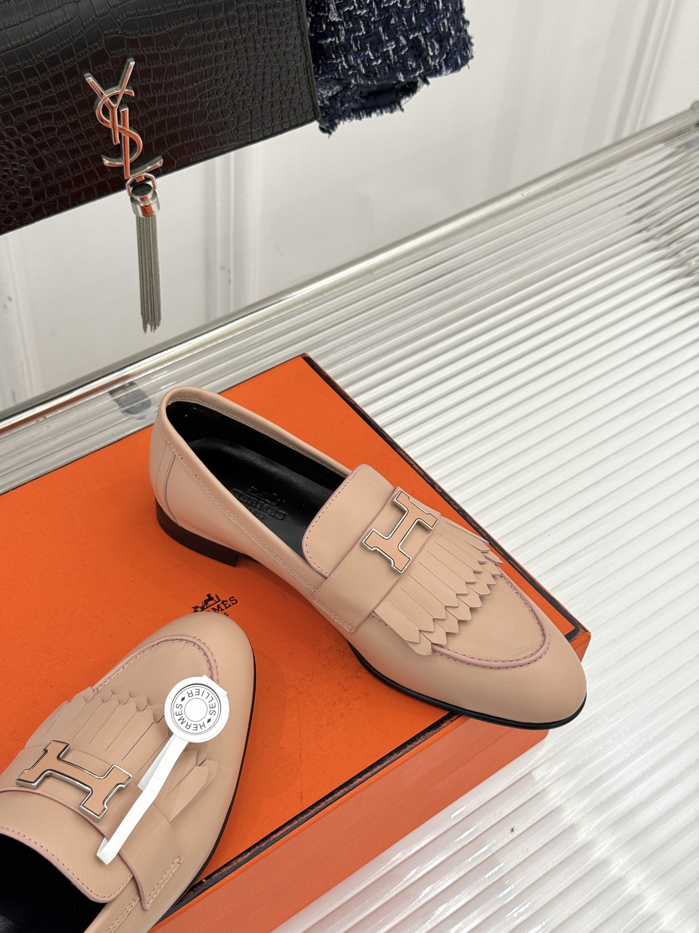 （配原版飞机盒）Hermès/爱马仕经典流苏Kelly扣乐福鞋 超级百搭款 鞋型很秀气 修脚型耐看又精致