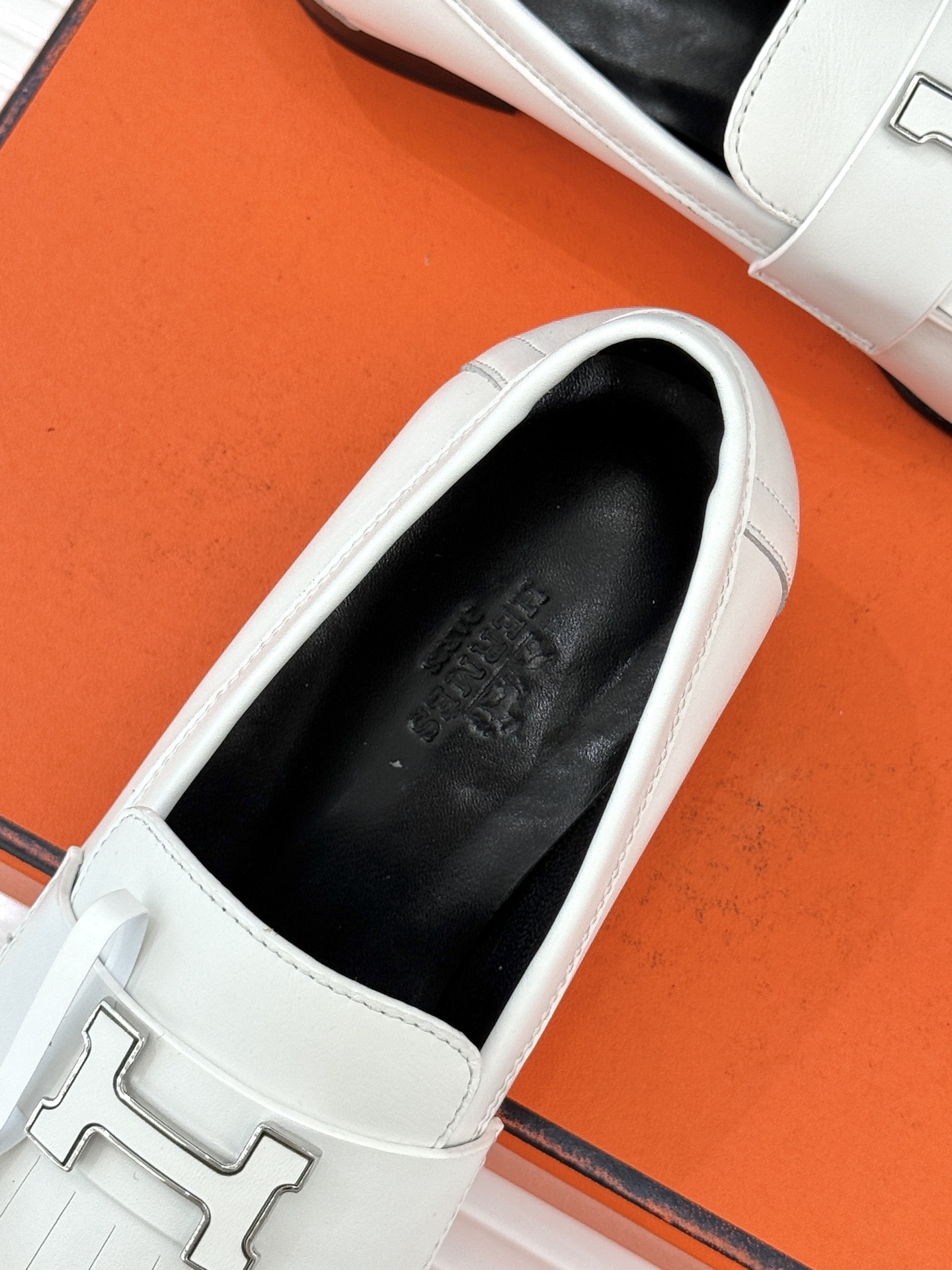 （配原版飞机盒）Hermès/爱马仕经典流苏Kelly扣乐福鞋 超级百搭款 鞋型很秀气 修脚型耐看又精致