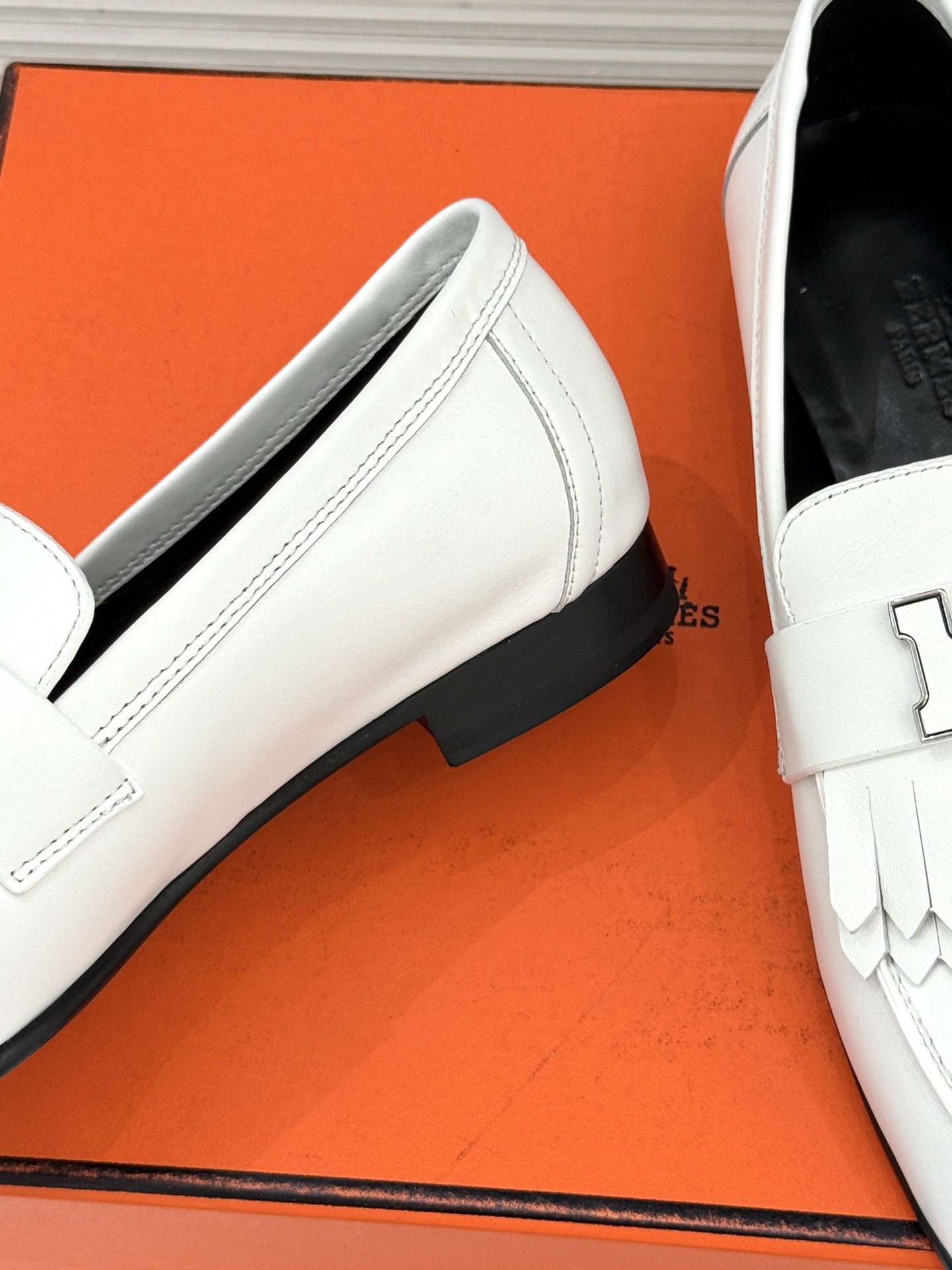 （配原版飞机盒）Hermès/爱马仕经典流苏Kelly扣乐福鞋 超级百搭款 鞋型很秀气 修脚型耐看又精致