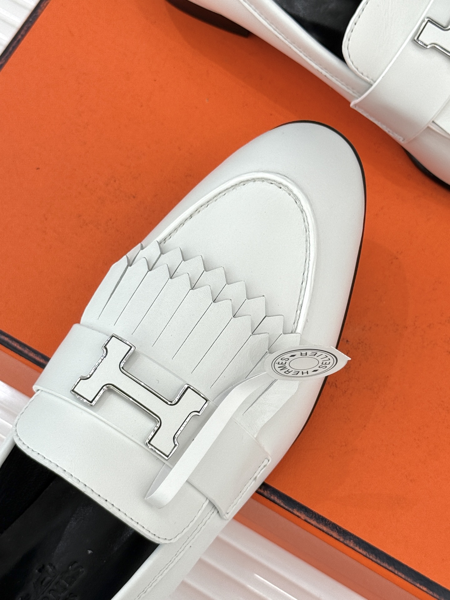 （配原版飞机盒）Hermès/爱马仕经典流苏Kelly扣乐福鞋 超级百搭款 鞋型很秀气 修脚型耐看又精致