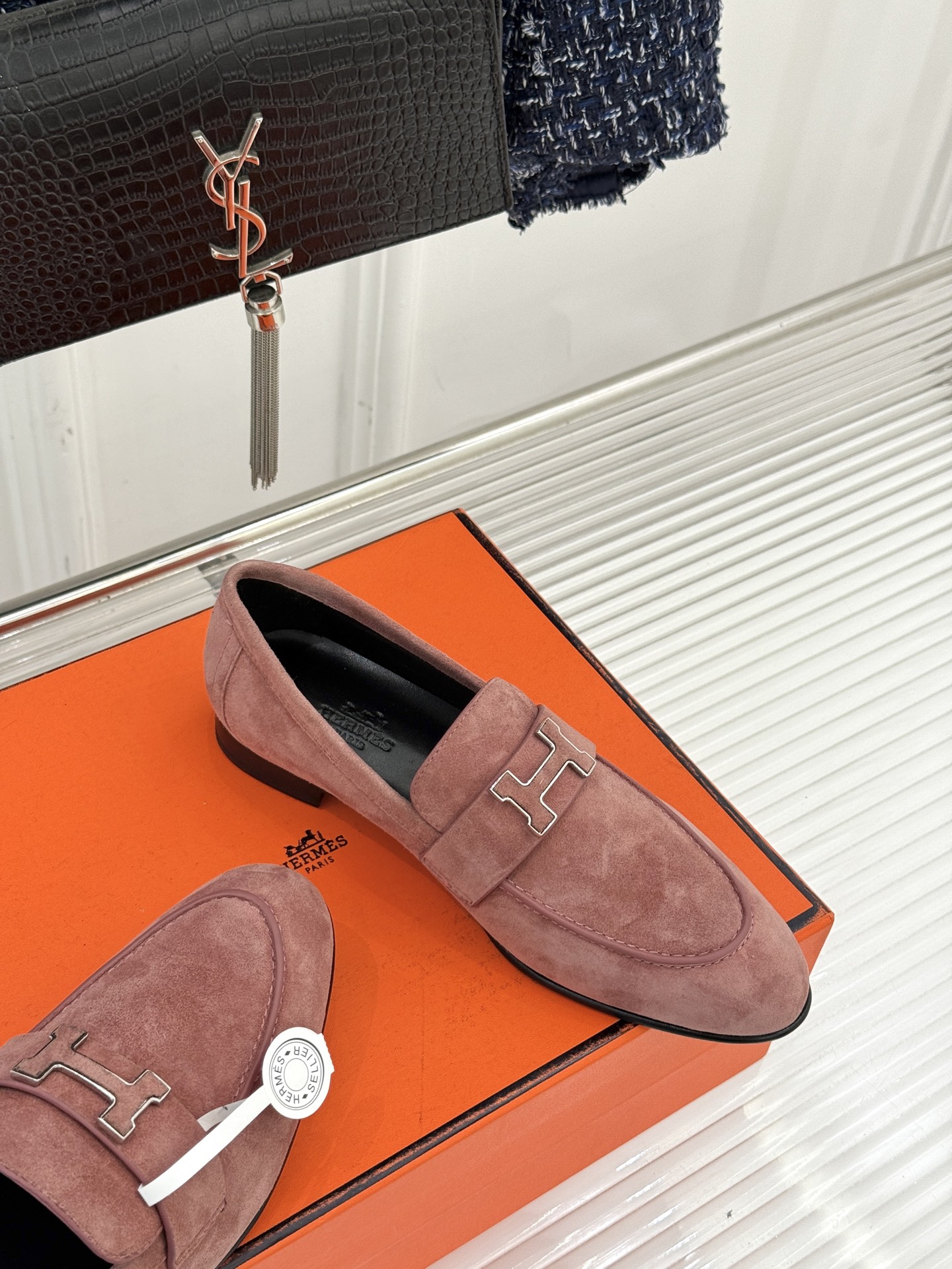 （配原版飞机盒）Hermès/爱马仕经典H扣乐福鞋 超级百搭款 鞋型很秀气 修脚型耐看又精致 气质女人的