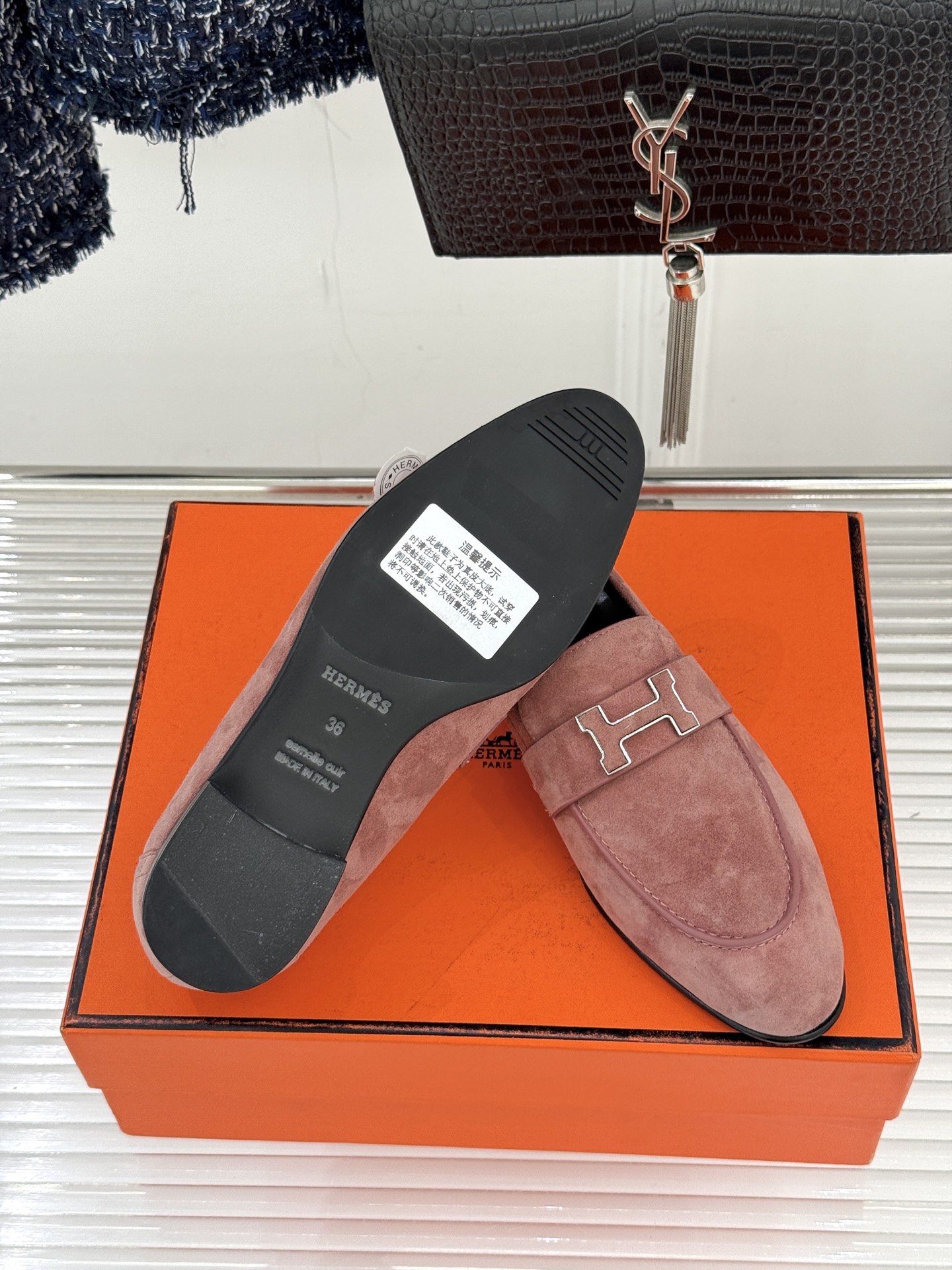 （配原版飞机盒）Hermès/爱马仕经典H扣乐福鞋 超级百搭款 鞋型很秀气 修脚型耐看又精致 气质女人的