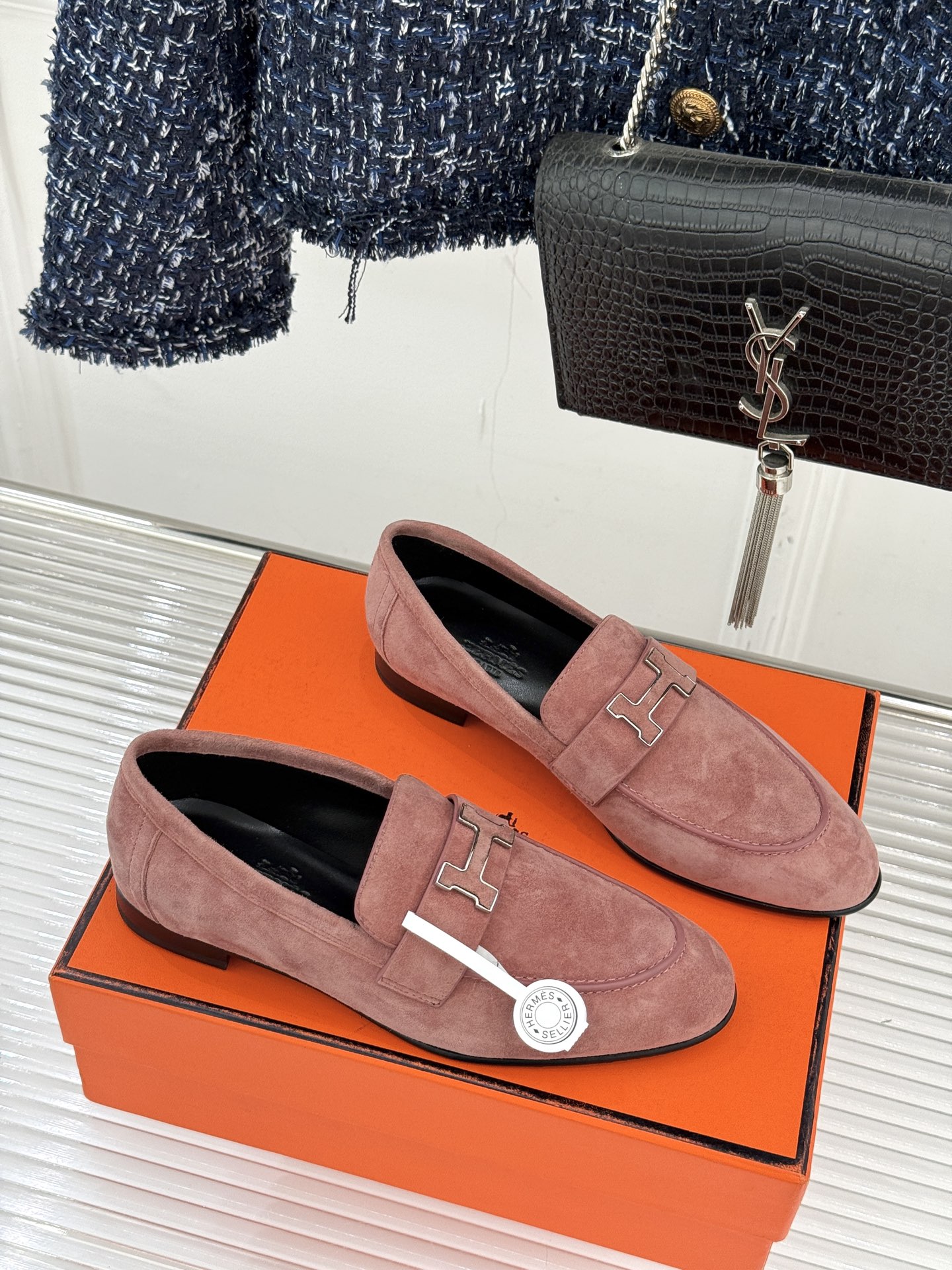 （配原版飞机盒）Hermès/爱马仕经典H扣乐福鞋 超级百搭款 鞋型很秀气 修脚型耐看又精致 气质女人的