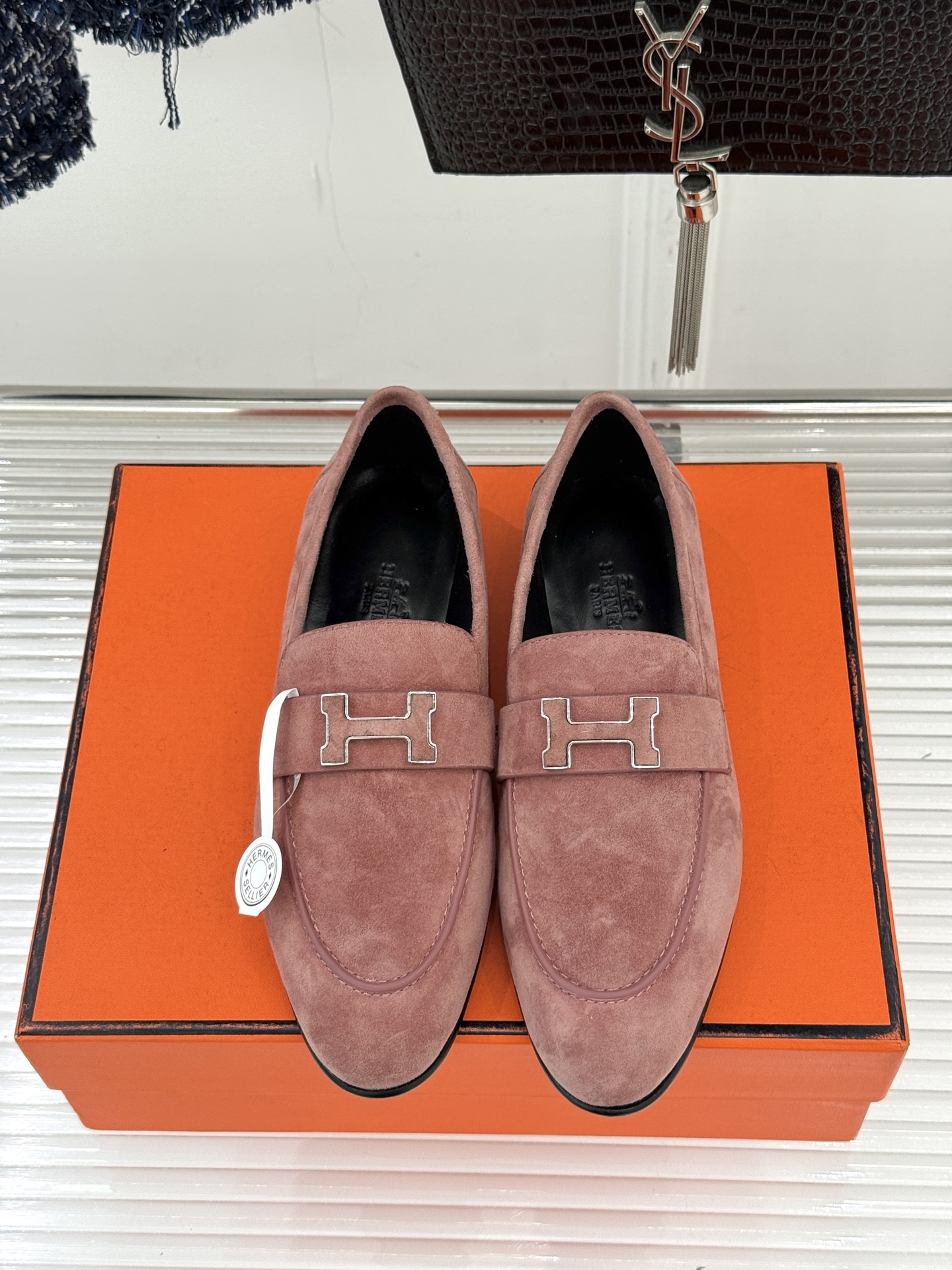 （配原版飞机盒）Hermès/爱马仕经典H扣乐福鞋 超级百搭款 鞋型很秀气 修脚型耐看又精致 气质女人的