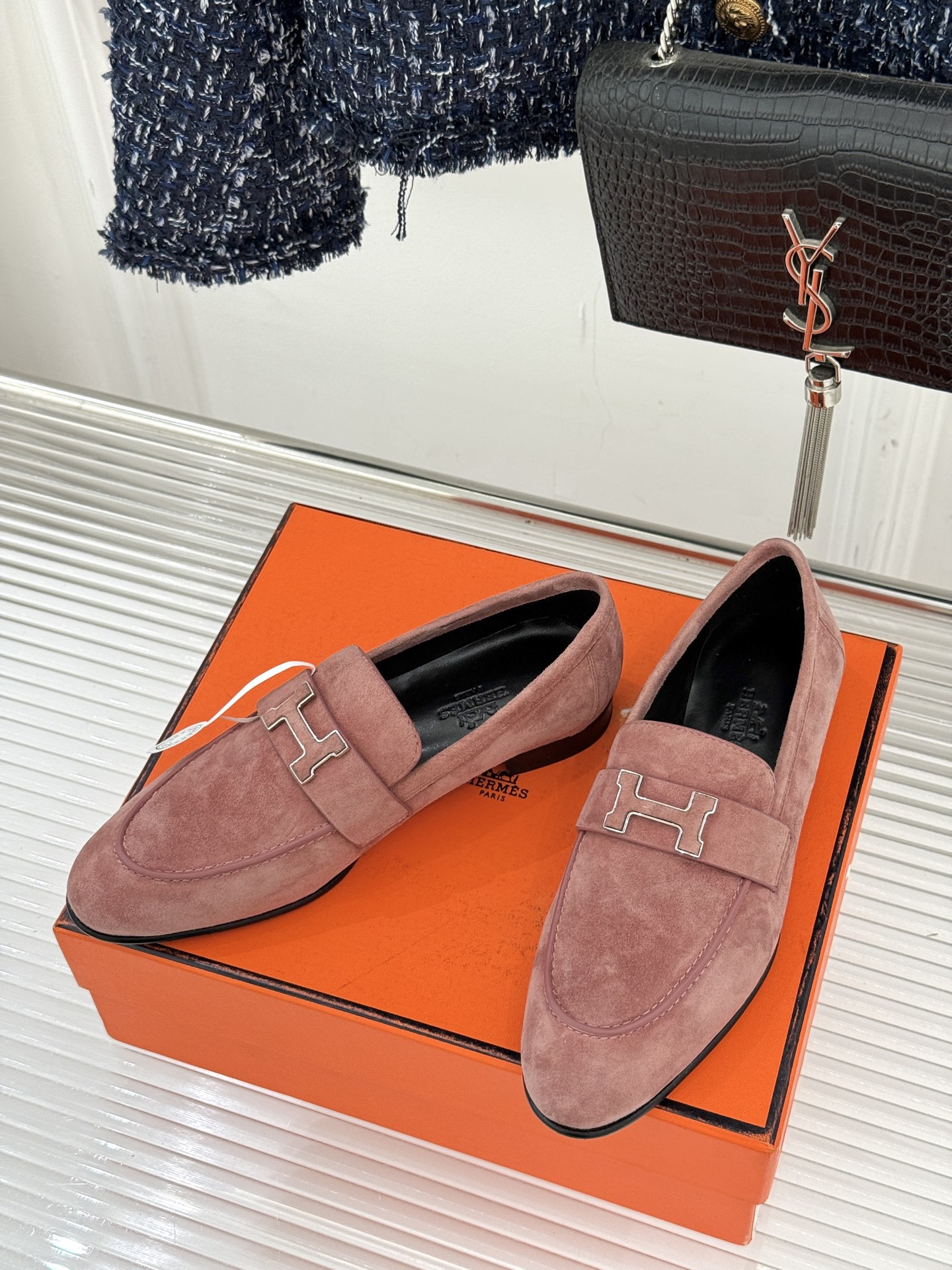 （配原版飞机盒）Hermès/爱马仕经典H扣乐福鞋 超级百搭款 鞋型很秀气 修脚型耐看又精致 气质女人的