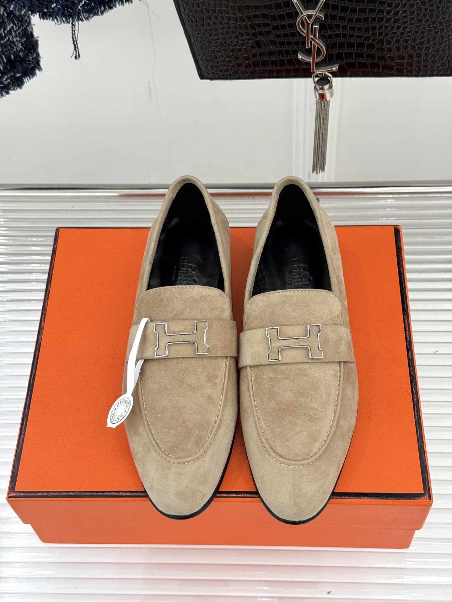 （配原版飞机盒）Hermès/爱马仕经典H扣乐福鞋 超级百搭款 鞋型很秀气 修脚型耐看又精致 气质女人的