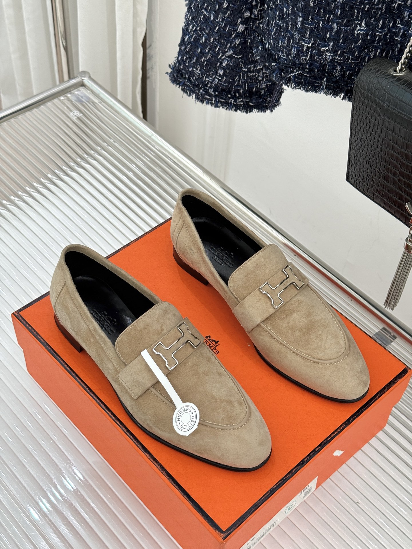 （配原版飞机盒）Hermès/爱马仕经典H扣乐福鞋 超级百搭款 鞋型很秀气 修脚型耐看又精致 气质女人的