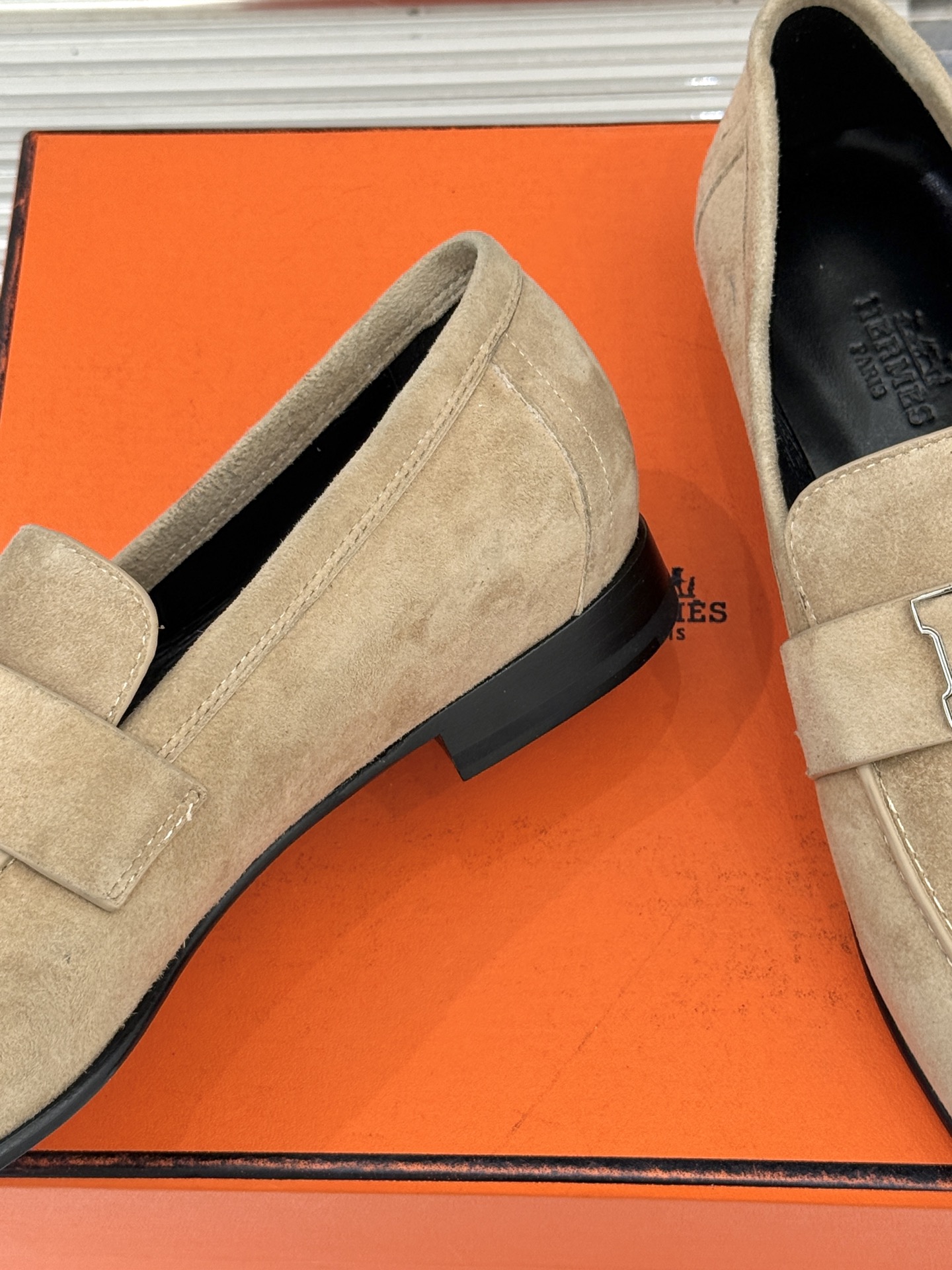 （配原版飞机盒）Hermès/爱马仕经典H扣乐福鞋 超级百搭款 鞋型很秀气 修脚型耐看又精致 气质女人的