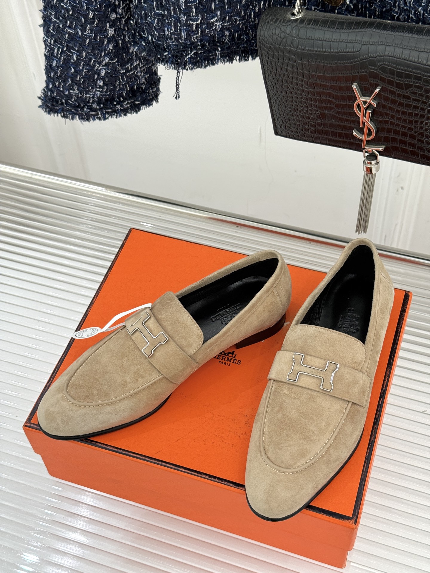 （配原版飞机盒）Hermès/爱马仕经典H扣乐福鞋 超级百搭款 鞋型很秀气 修脚型耐看又精致 气质女人的