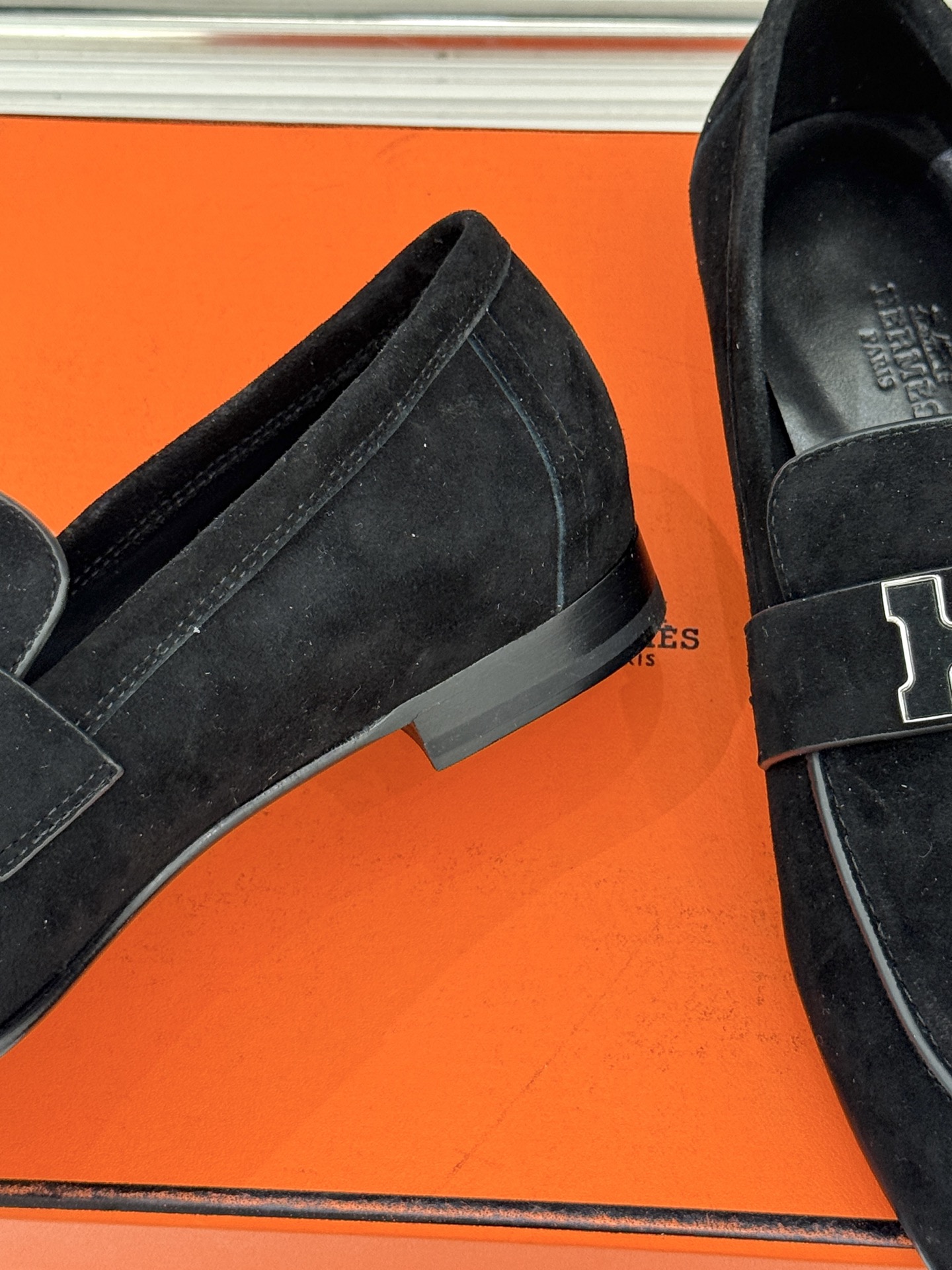 （配原版飞机盒）Hermès/爱马仕经典H扣乐福鞋 超级百搭款 鞋型很秀气 修脚型耐看又精致 气质女人的