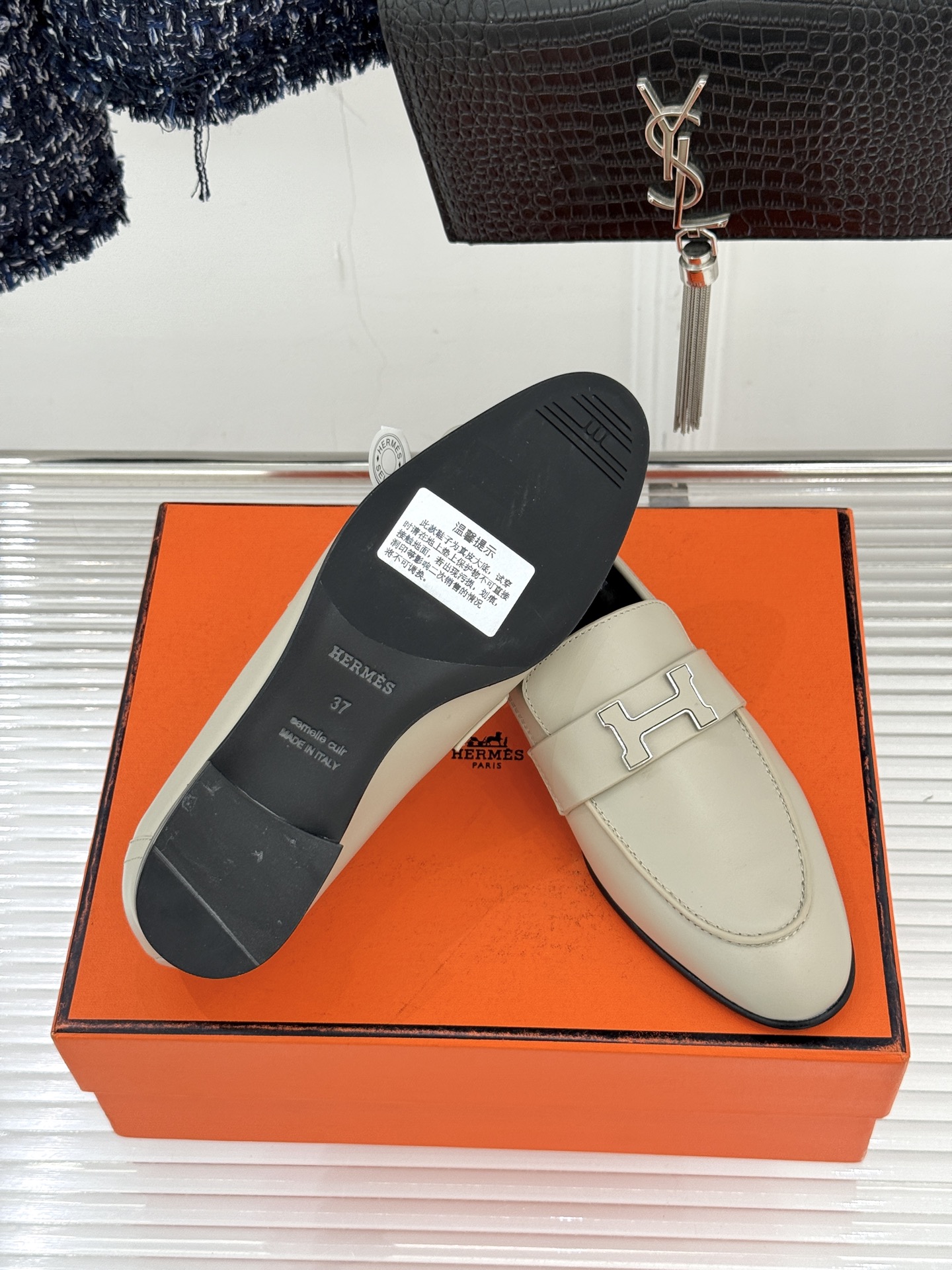 （配原版飞机盒）Hermès/爱马仕经典H扣乐福鞋 超级百搭款 鞋型很秀气 修脚型耐看又精致 气质女人的