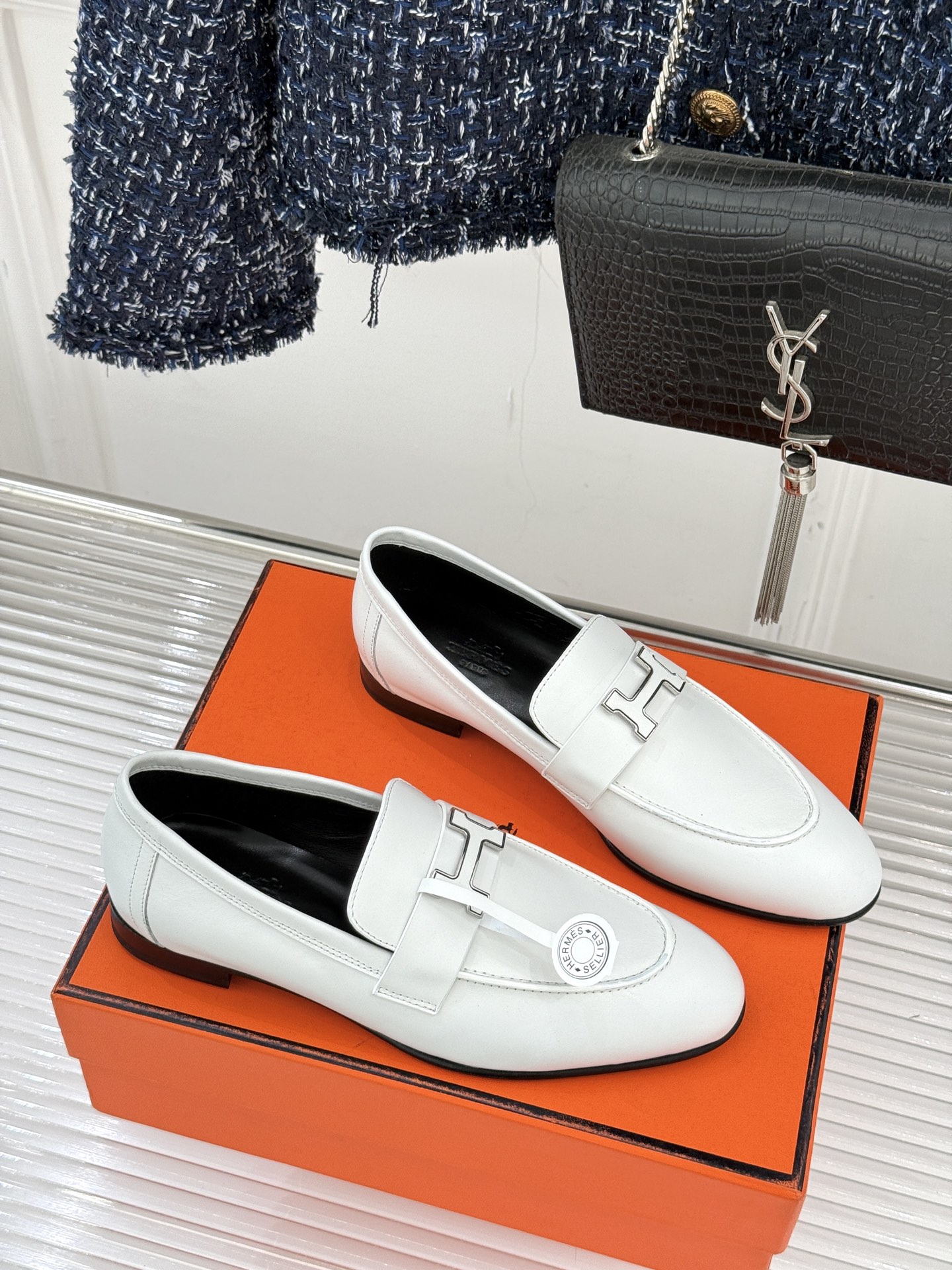 （配原版飞机盒）Hermès/爱马仕经典H扣乐福鞋 超级百搭款 鞋型很秀气 修脚型耐看又精致 气质女人的