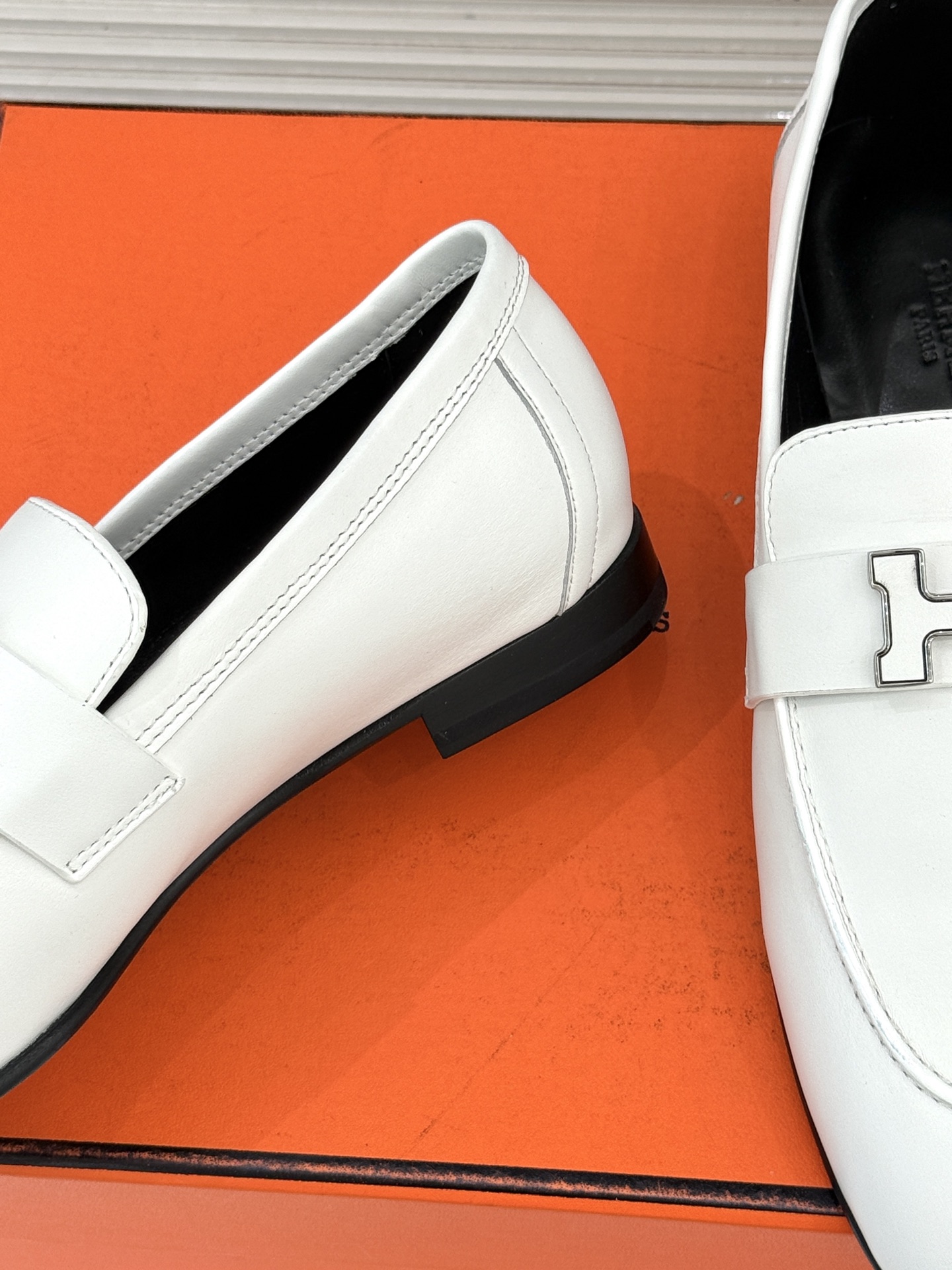 （配原版飞机盒）Hermès/爱马仕经典H扣乐福鞋 超级百搭款 鞋型很秀气 修脚型耐看又精致 气质女人的