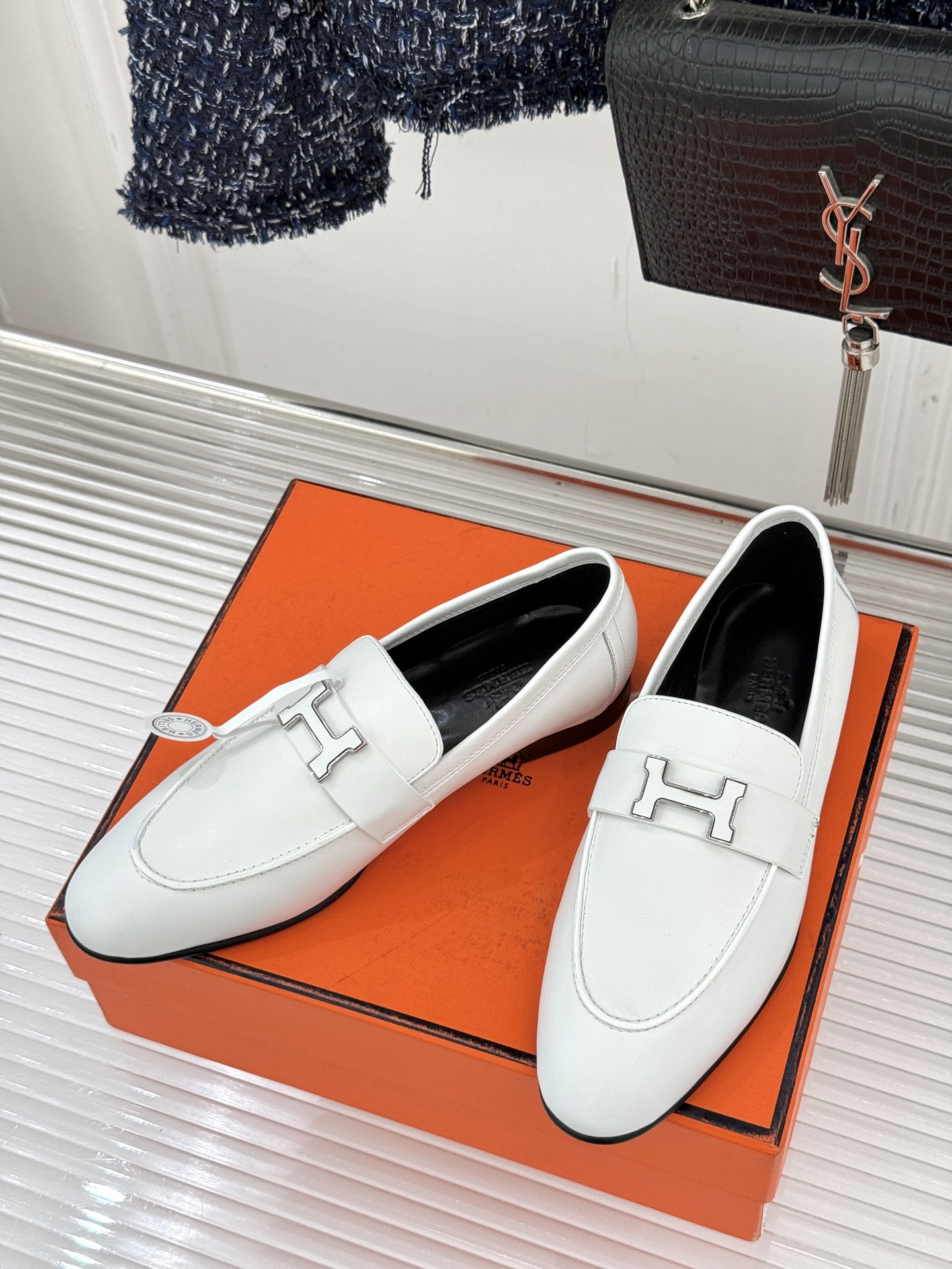 （配原版飞机盒）Hermès/爱马仕经典H扣乐福鞋 超级百搭款 鞋型很秀气 修脚型耐看又精致 气质女人的