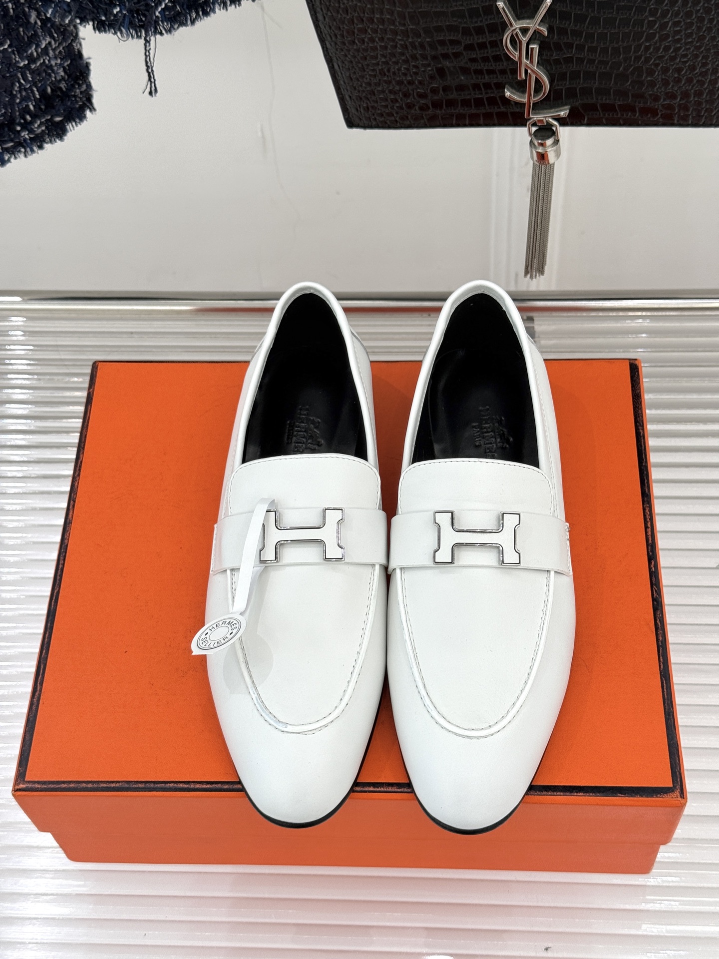 （配原版飞机盒）Hermès/爱马仕经典H扣乐福鞋 超级百搭款 鞋型很秀气 修脚型耐看又精致 气质女人的